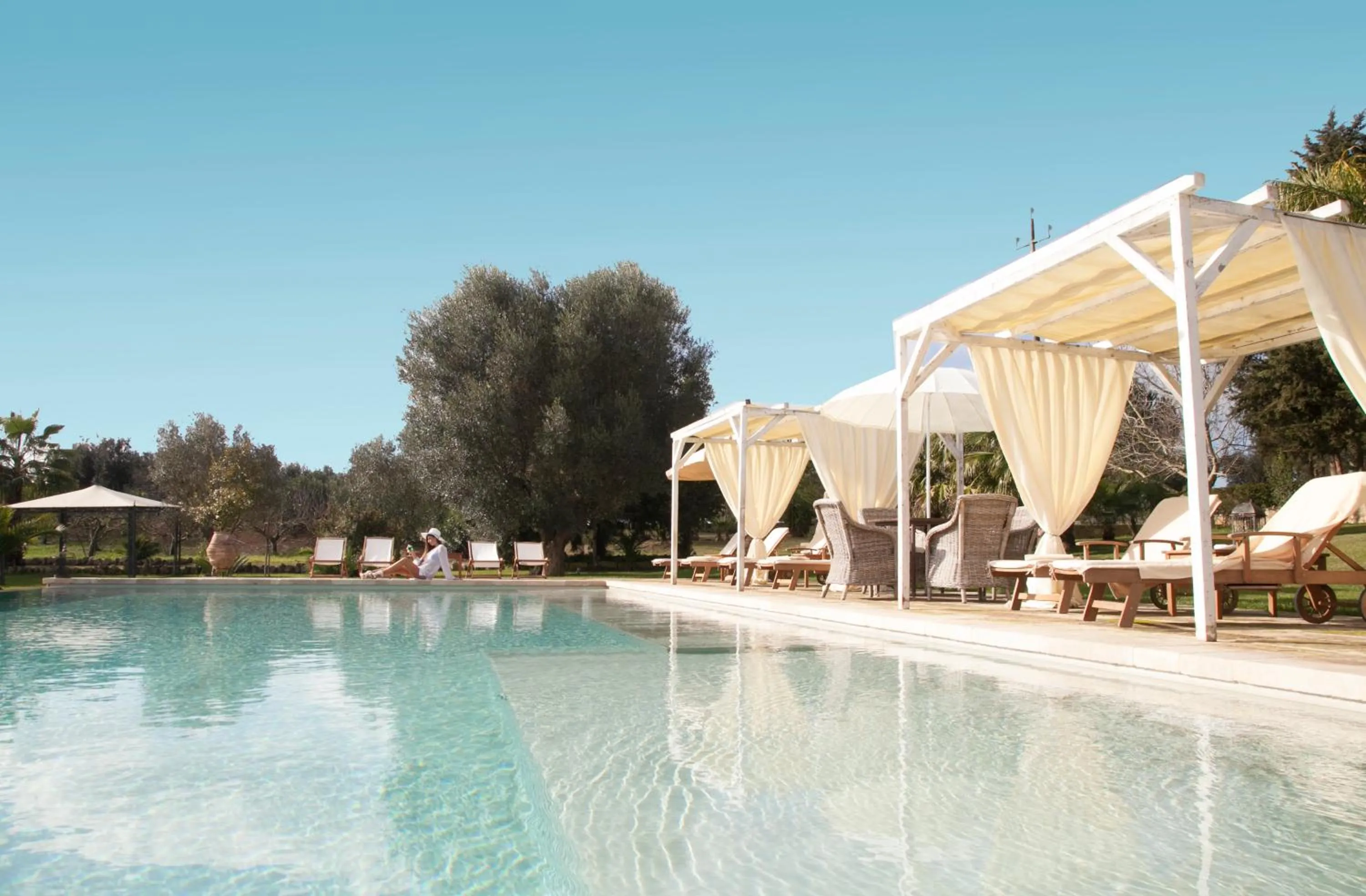 Swimming pool in Naturalis Bio Resort