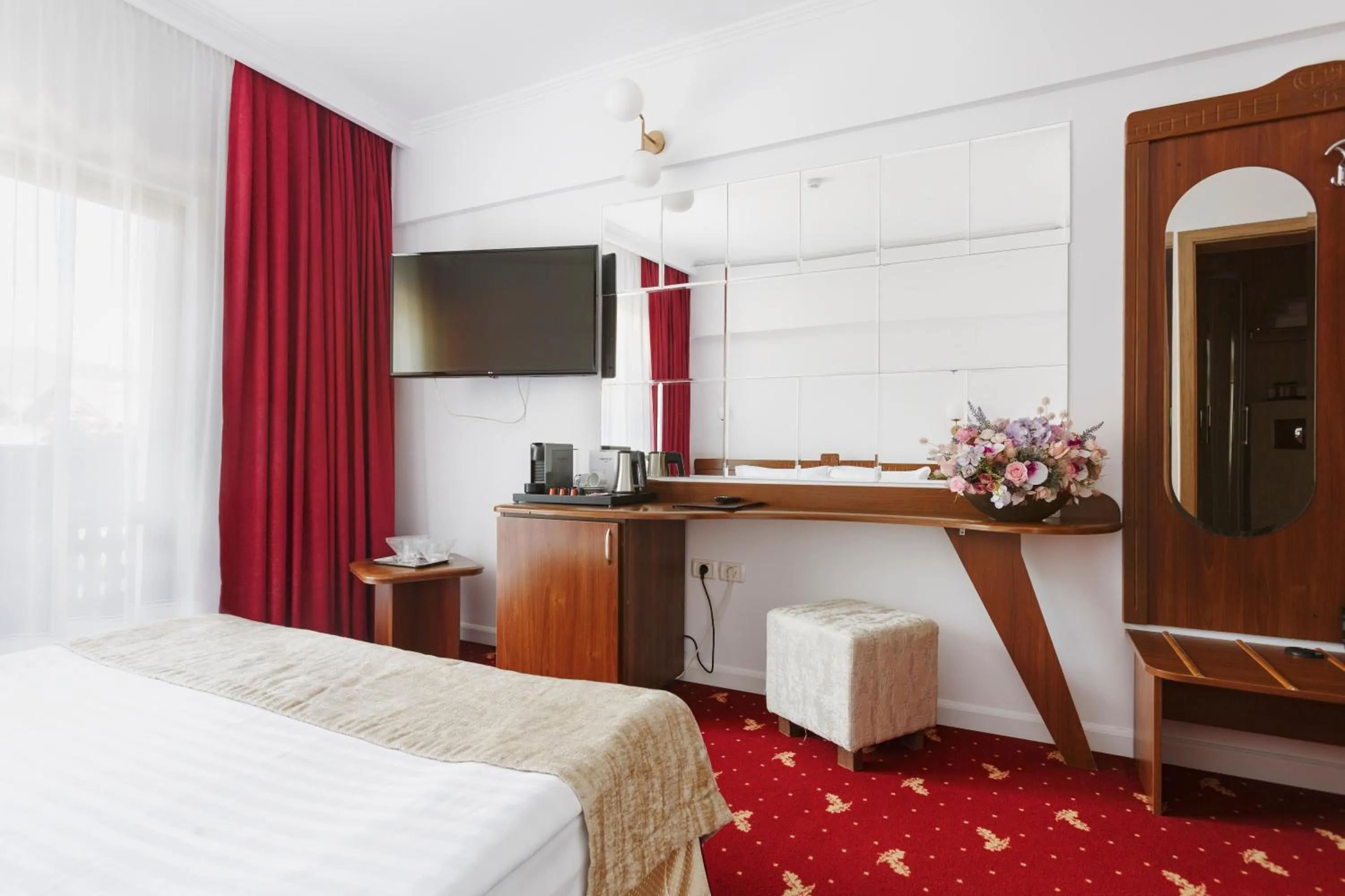 Bed in Manor Ski Hotel