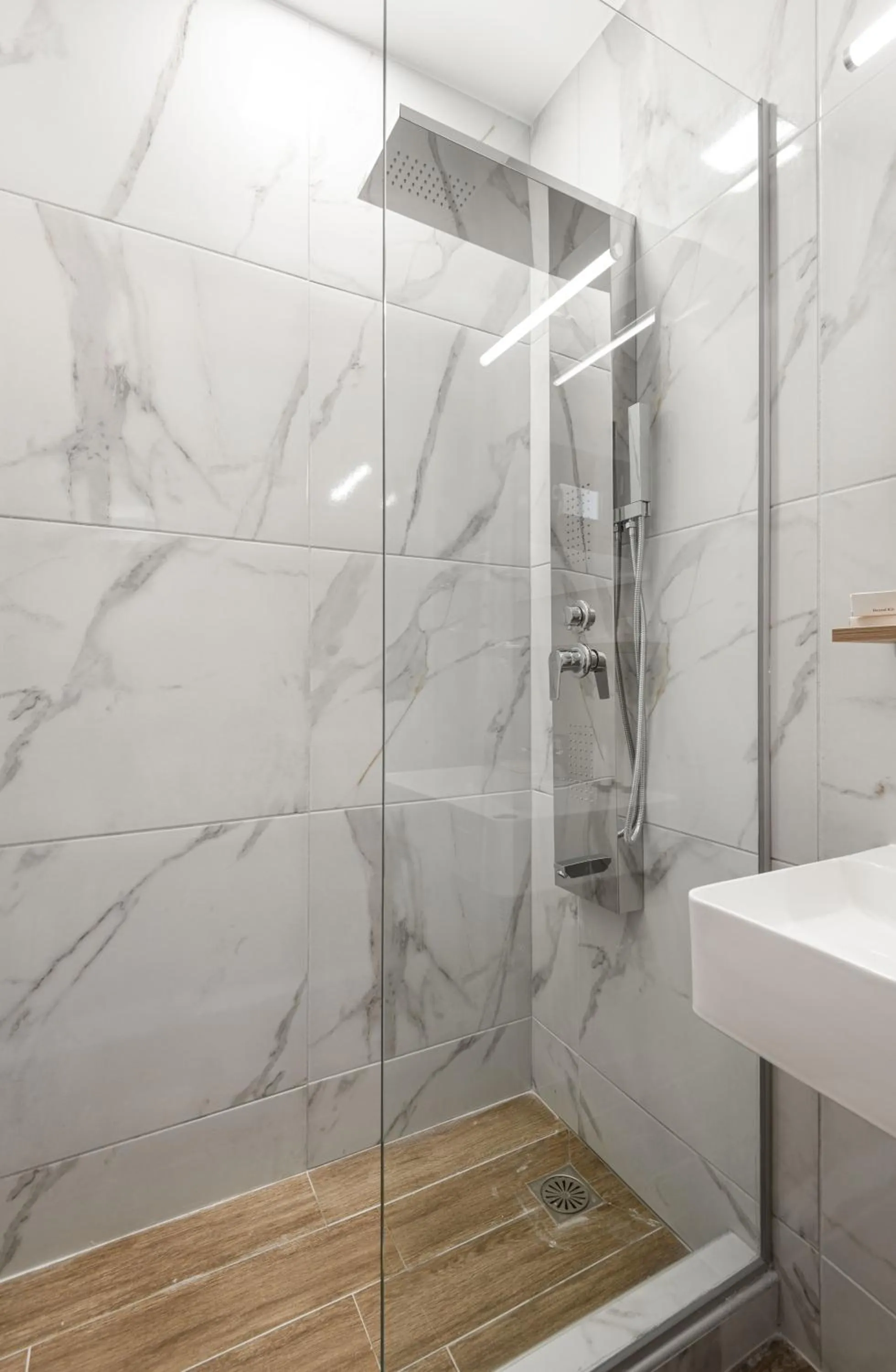 Shower in Regos Resort Hotel