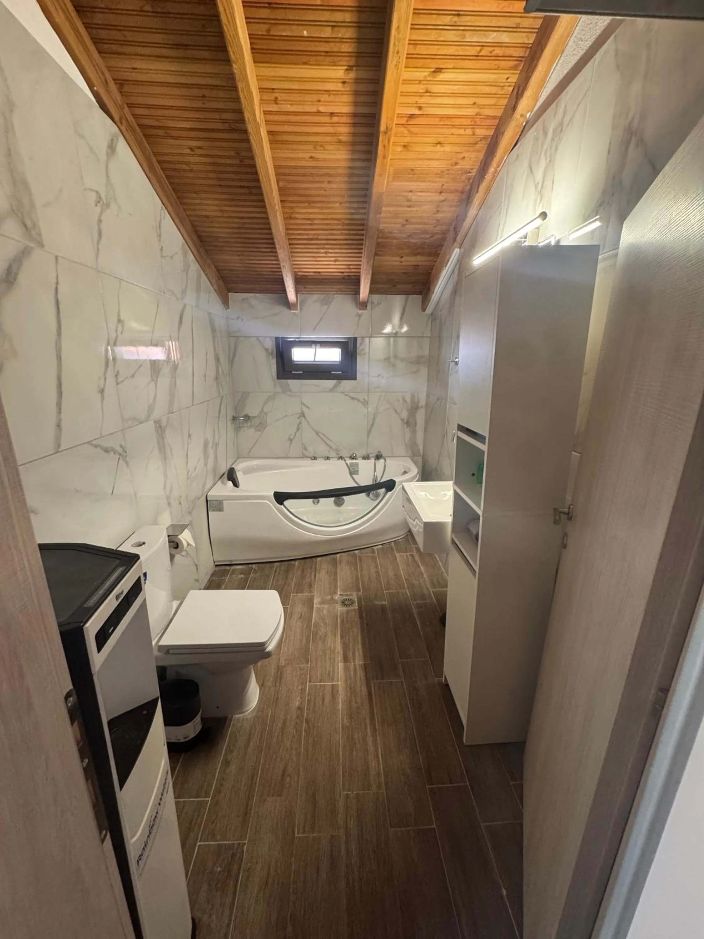 Hot Tub in Regos Resort Hotel