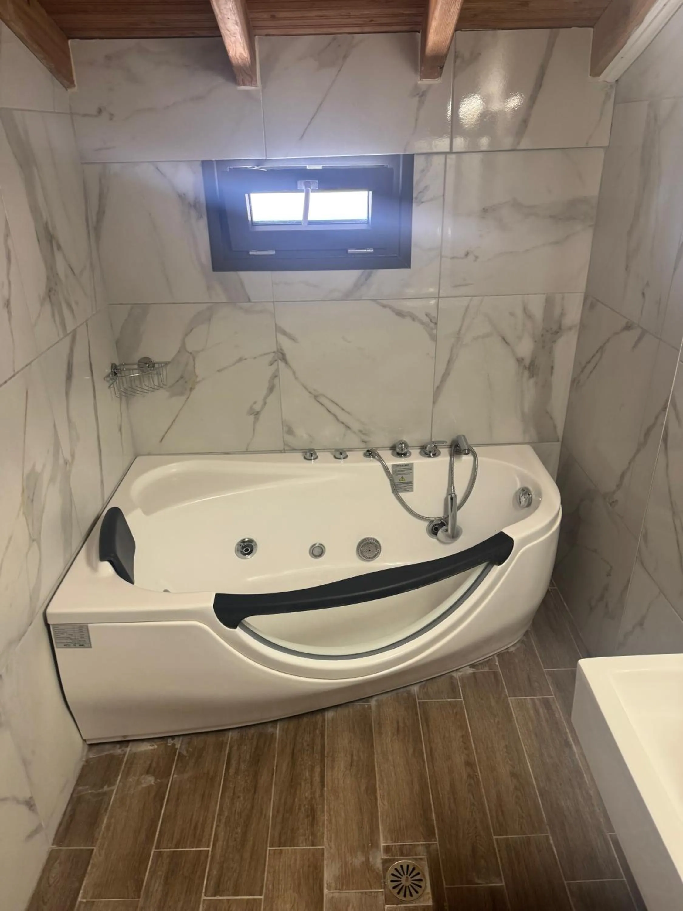 Hot Tub in Regos Resort Hotel