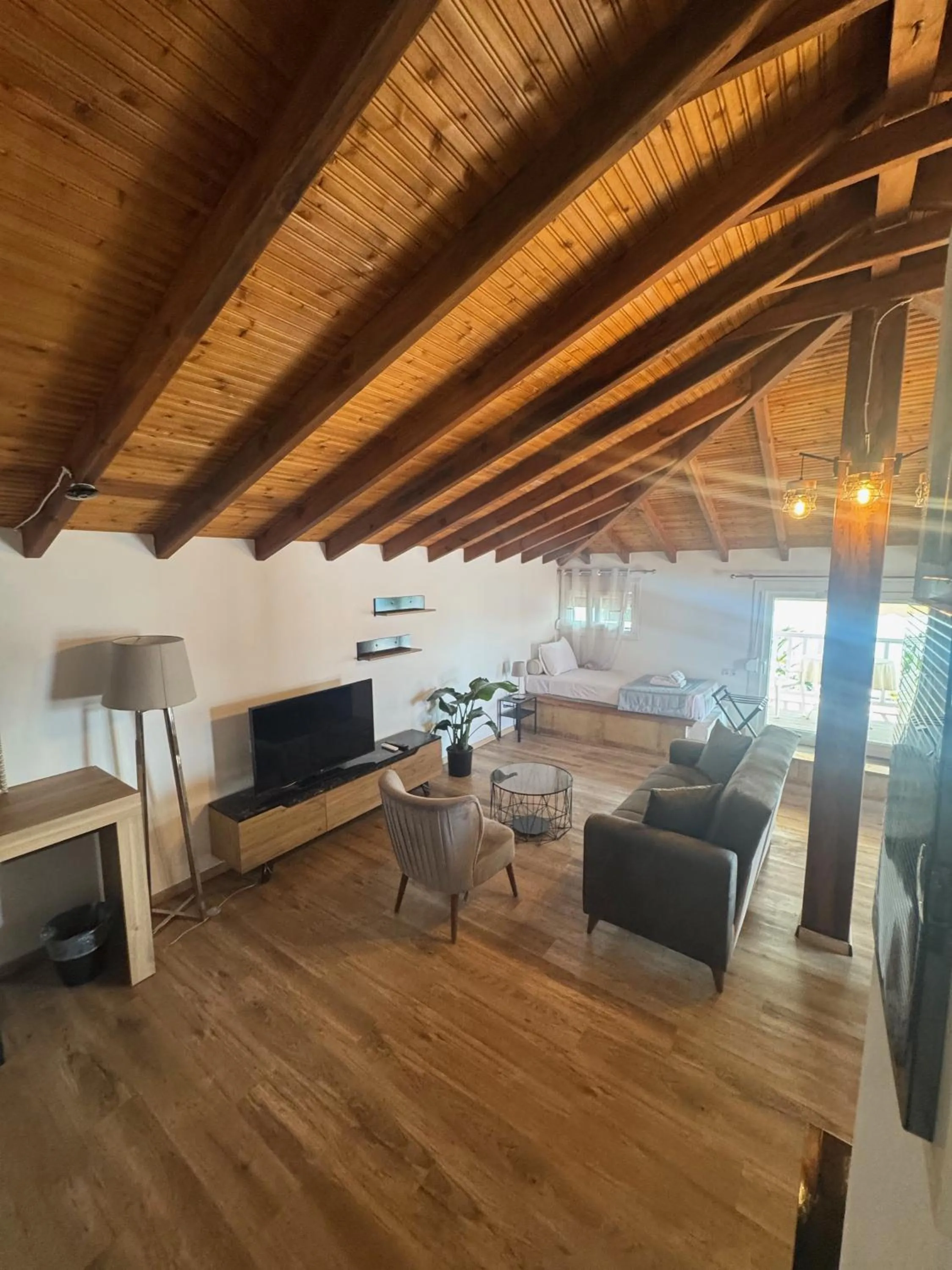 TV and multimedia in Regos Resort Hotel