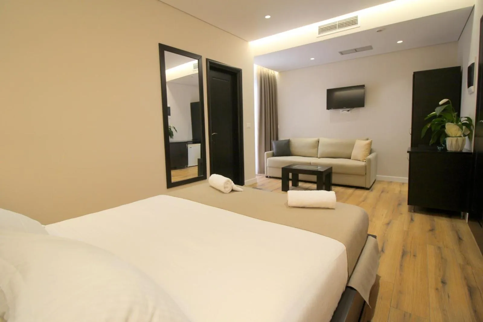 TV and multimedia in Hotel Strora