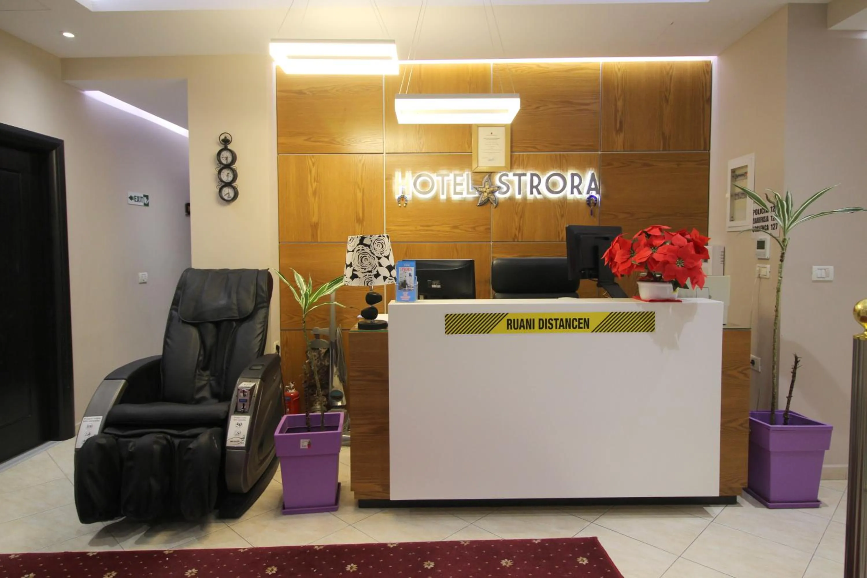 Lobby or reception in Hotel Strora