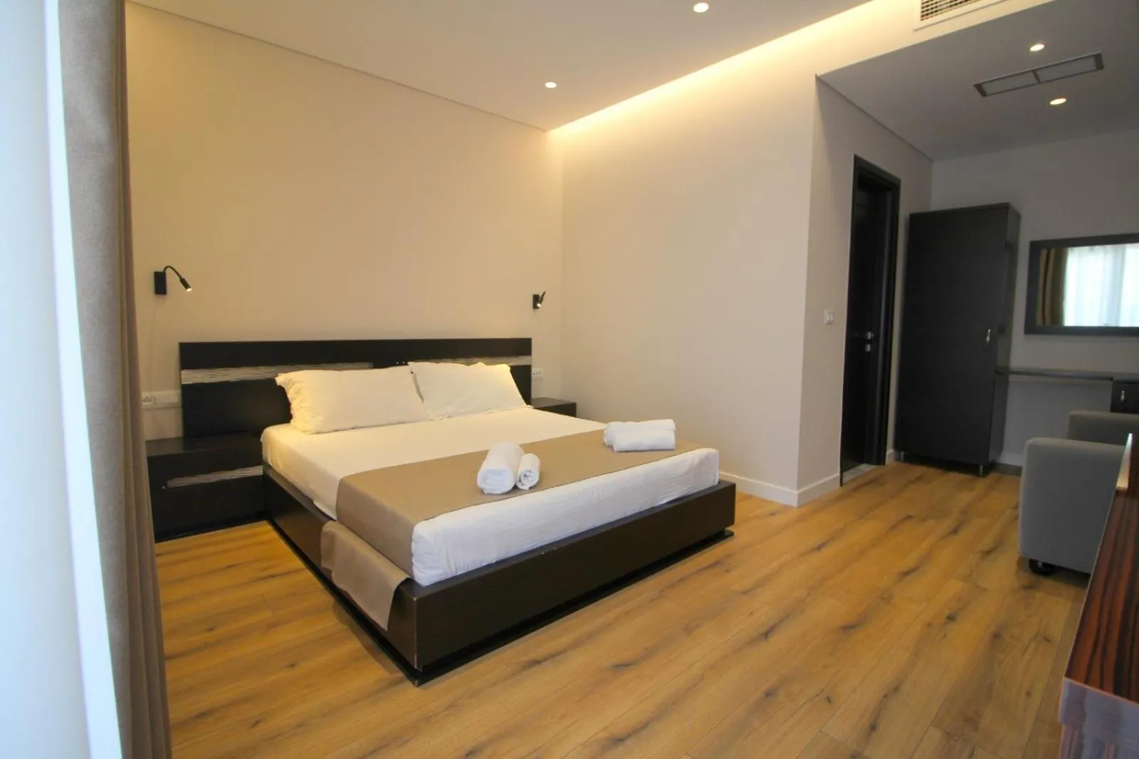 Photo of the whole room in Hotel Strora