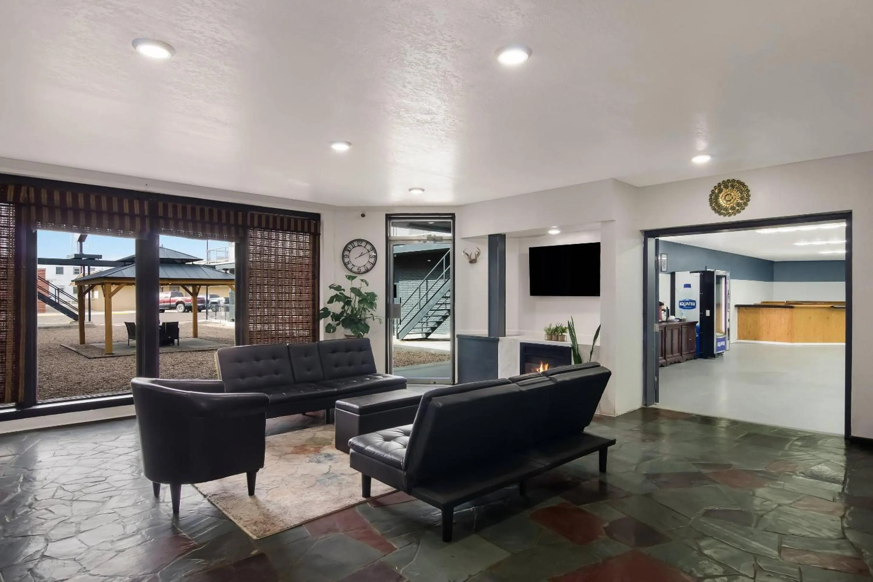 Lobby or reception in Rodeway Inn & Suites Sidney Historic Downtown I-80
