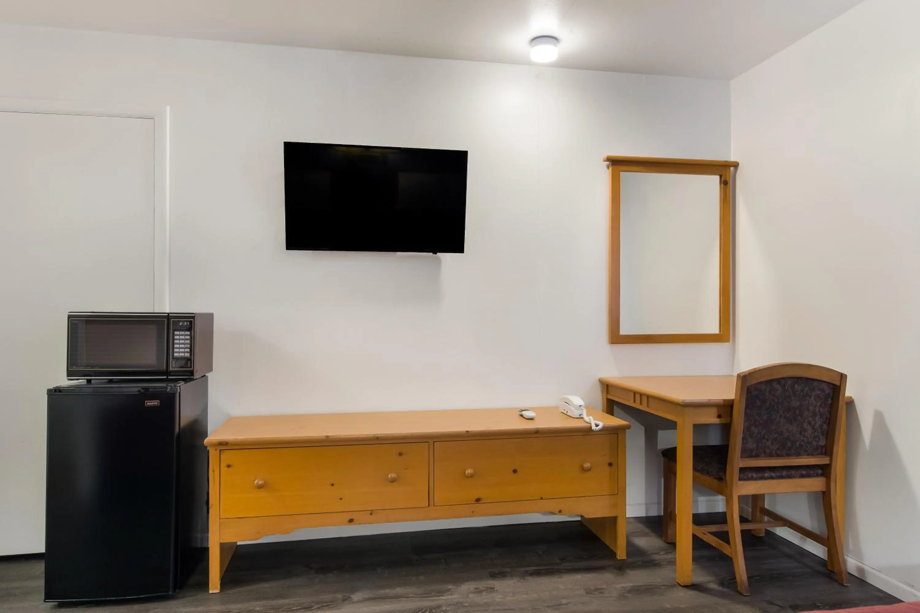 hair dresser in Rodeway Inn & Suites Sidney Historic Downtown I-80