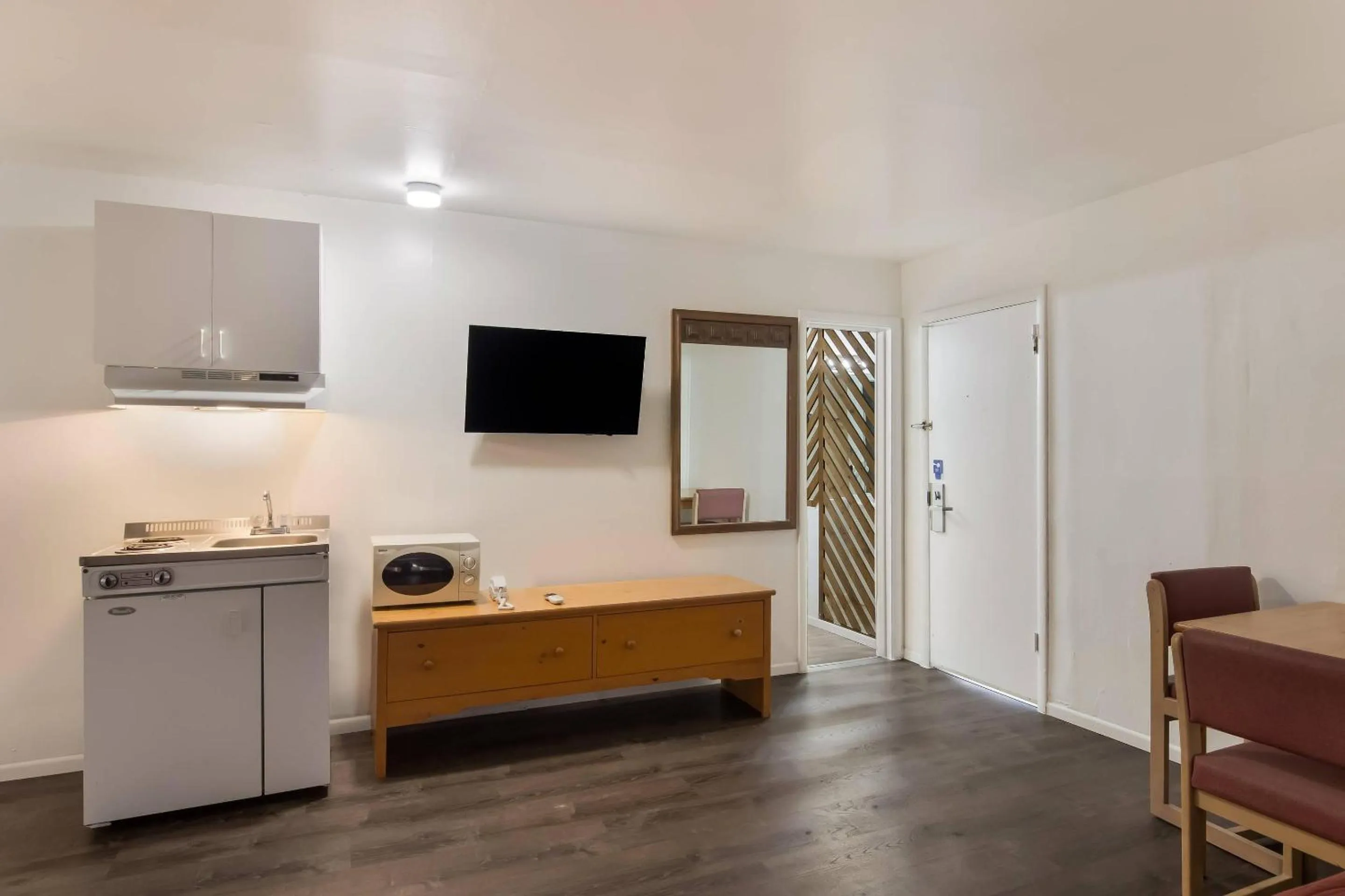 Bedroom in Rodeway Inn & Suites Sidney Historic Downtown I-80
