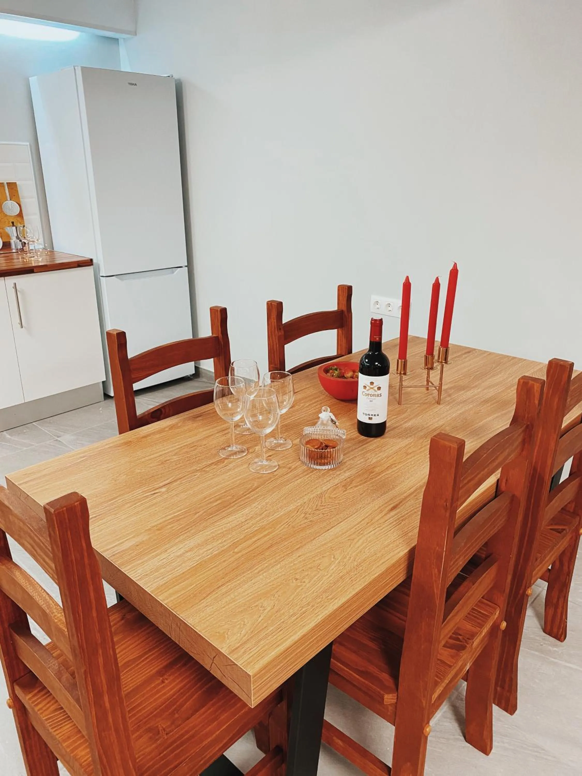 Communal kitchen in Villa 8 Islas