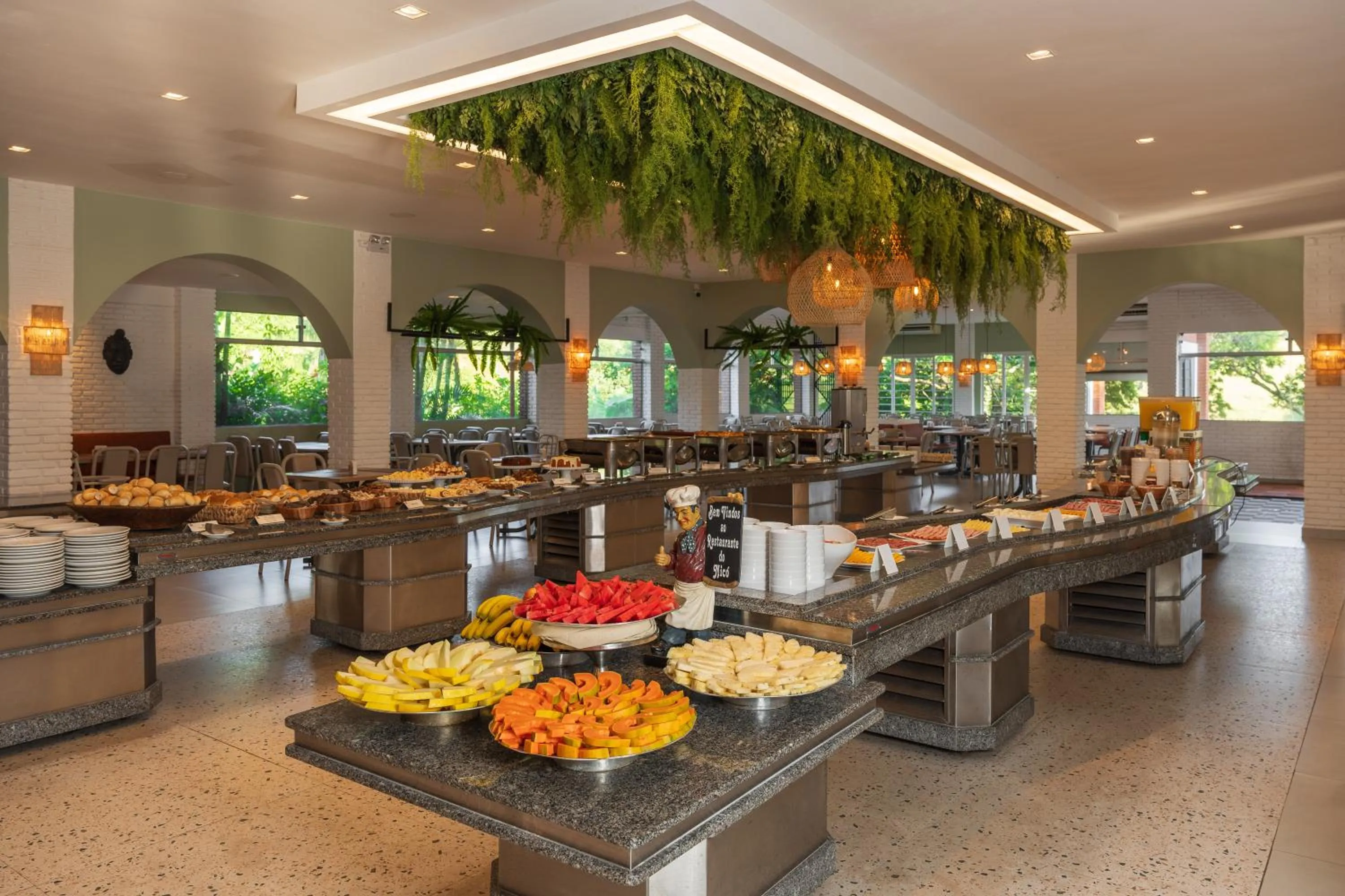 Restaurant/places to eat in Grinbergs Village Hotel