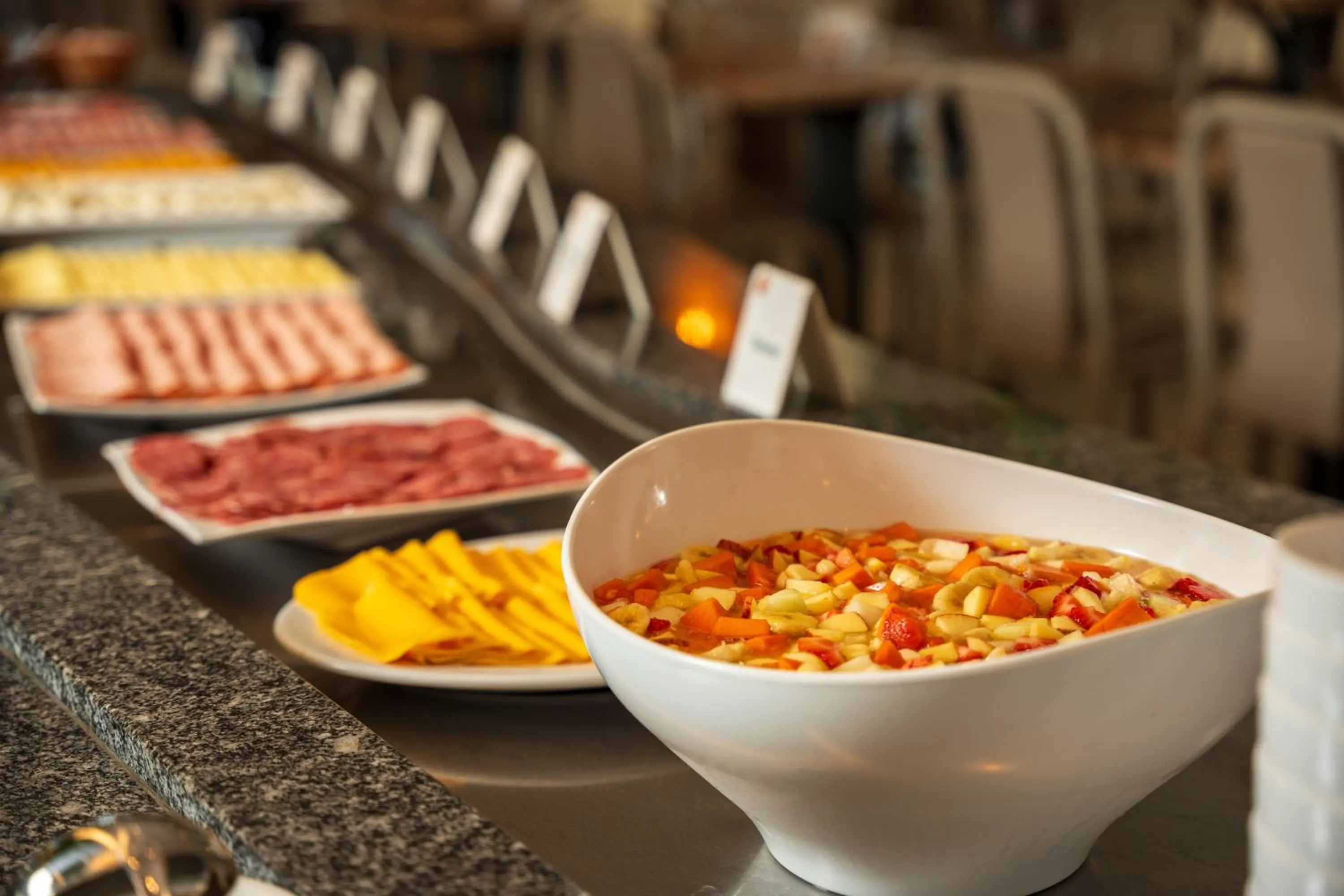 Restaurant/places to eat in Grinbergs Village Hotel