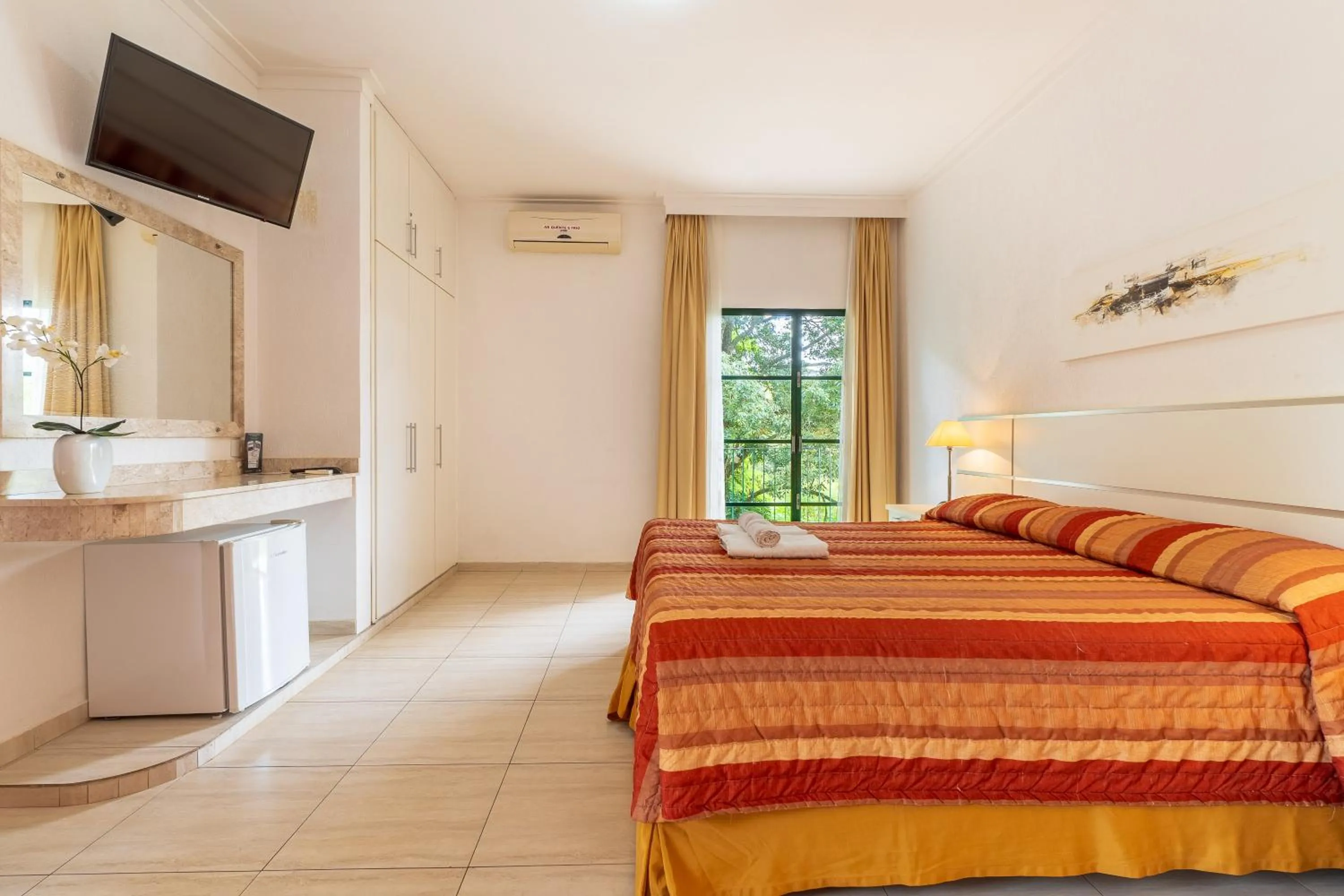 Deluxe Room - single occupancy in Grinbergs Village Hotel