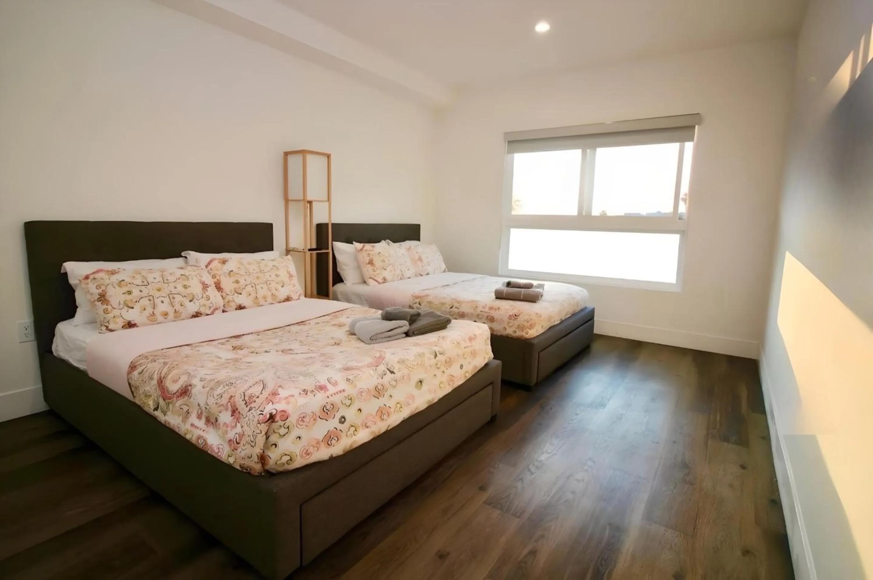 Bedroom, Bed in Los Angeles Premium City Suites with Free Parking