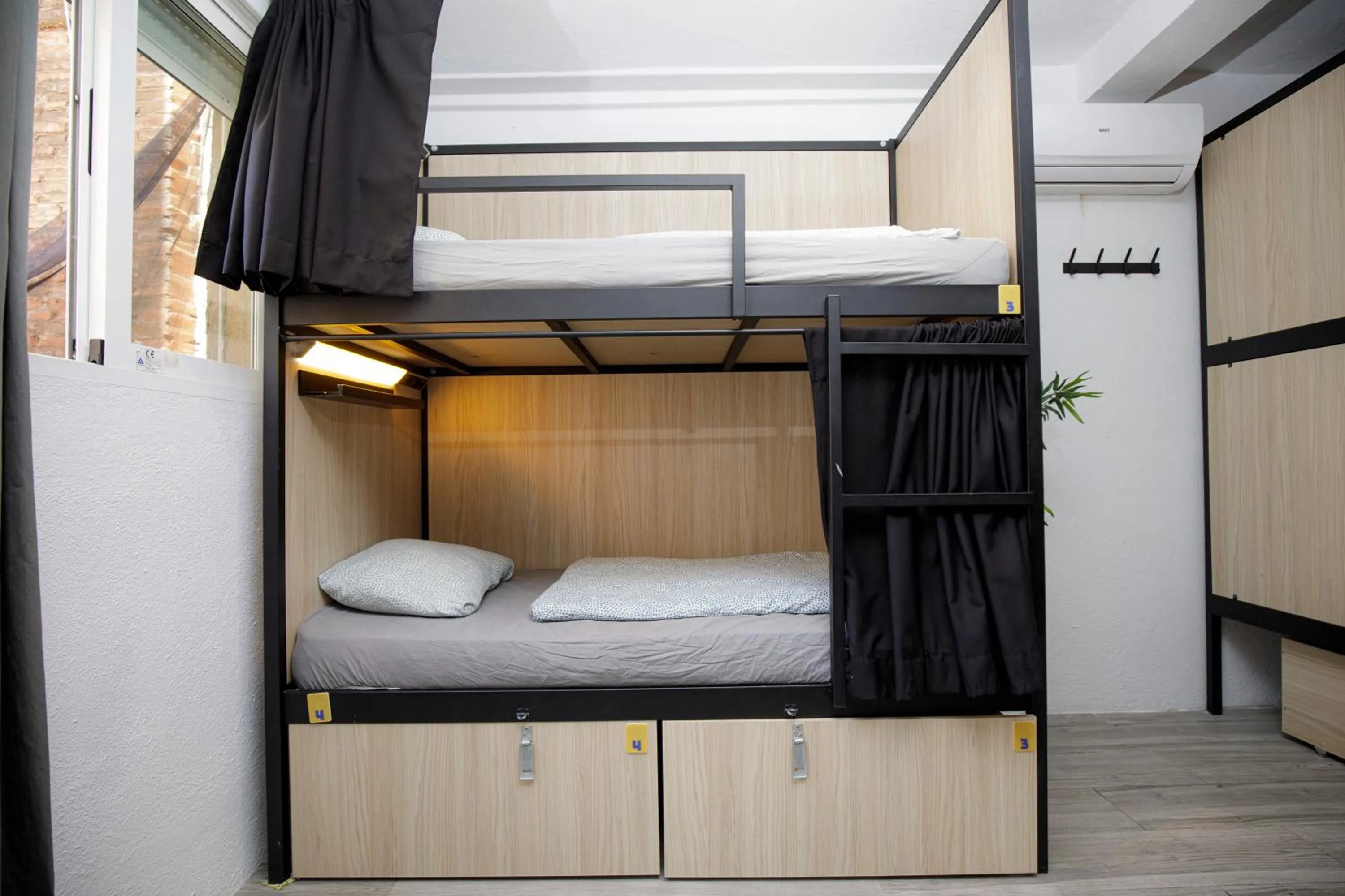 Bed in Onefam Paralelo