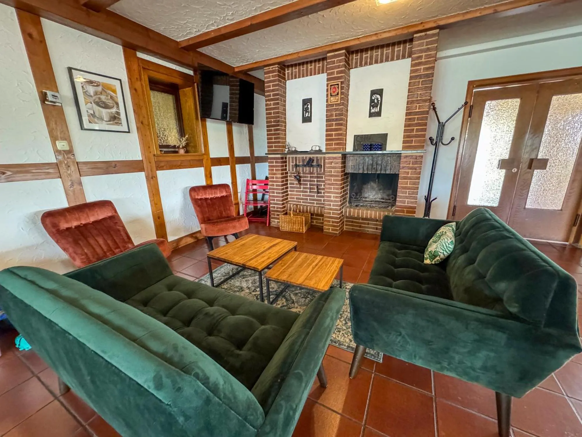 Communal lounge/ TV room in Berghotel Waidmannsheil