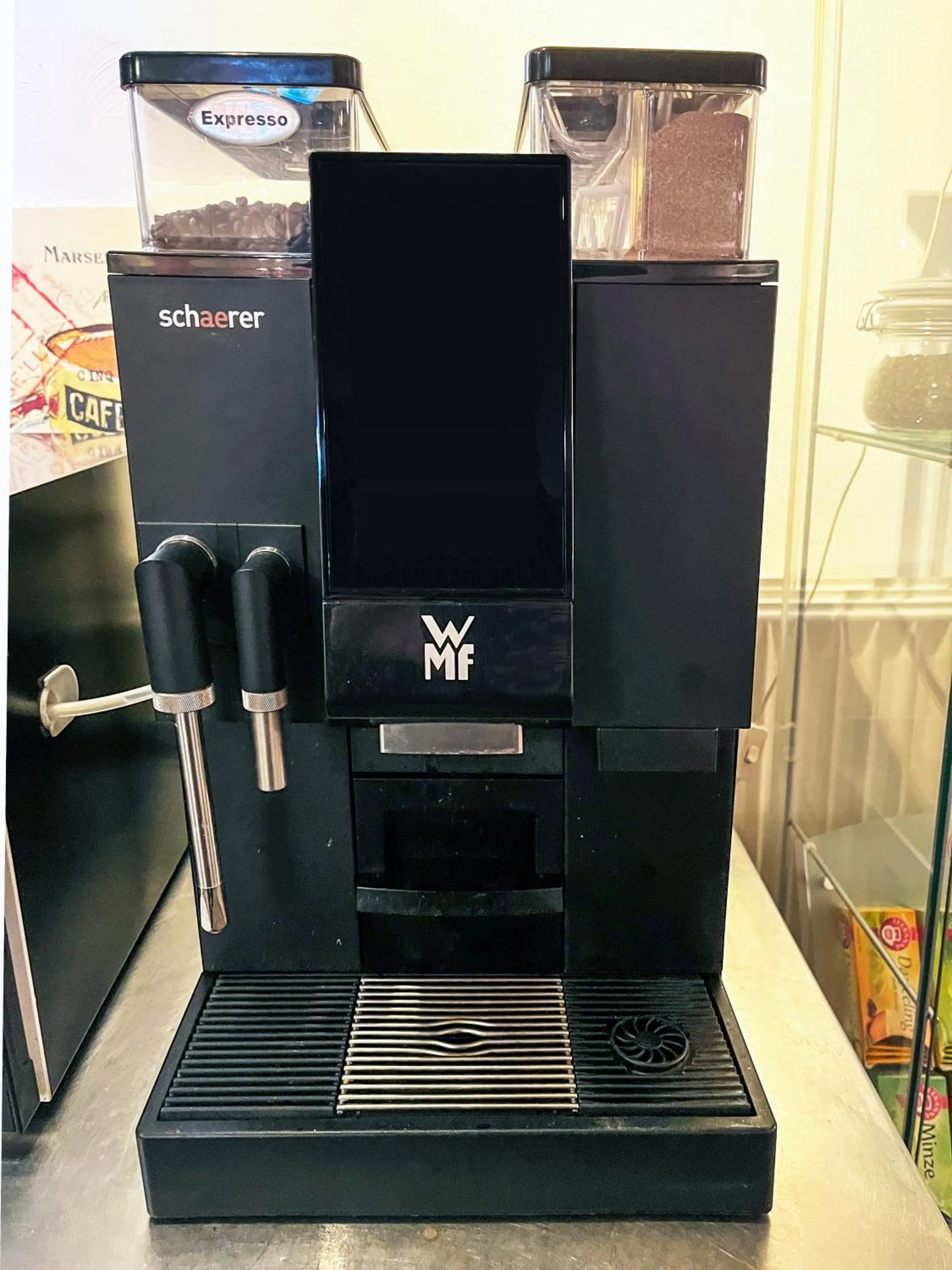 Coffee/tea facilities in Berghotel Waidmannsheil