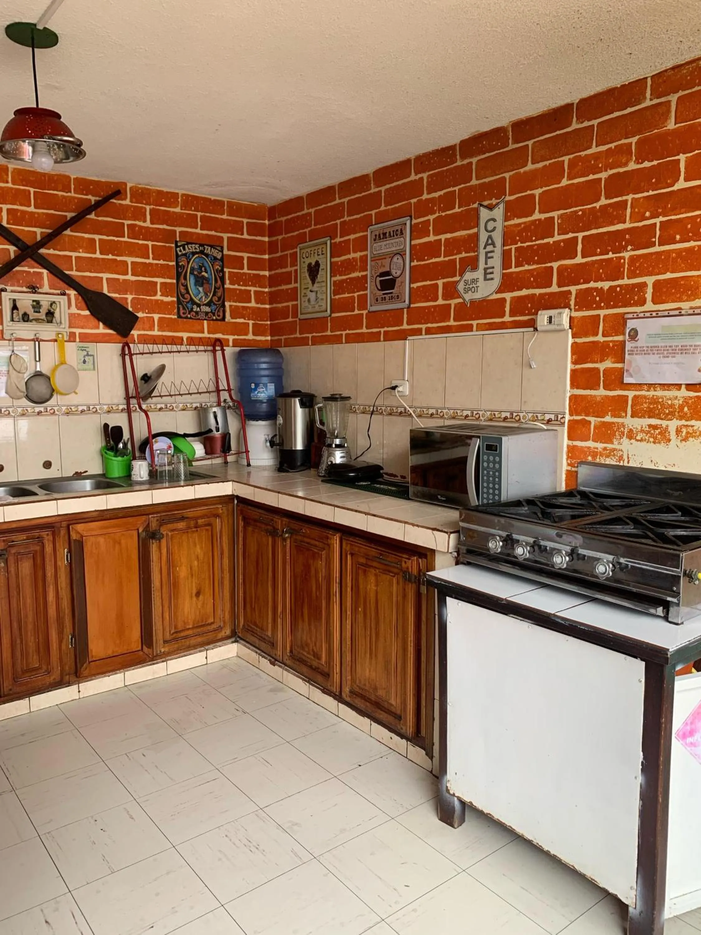 Kitchen or kitchenette in Flying Donkey