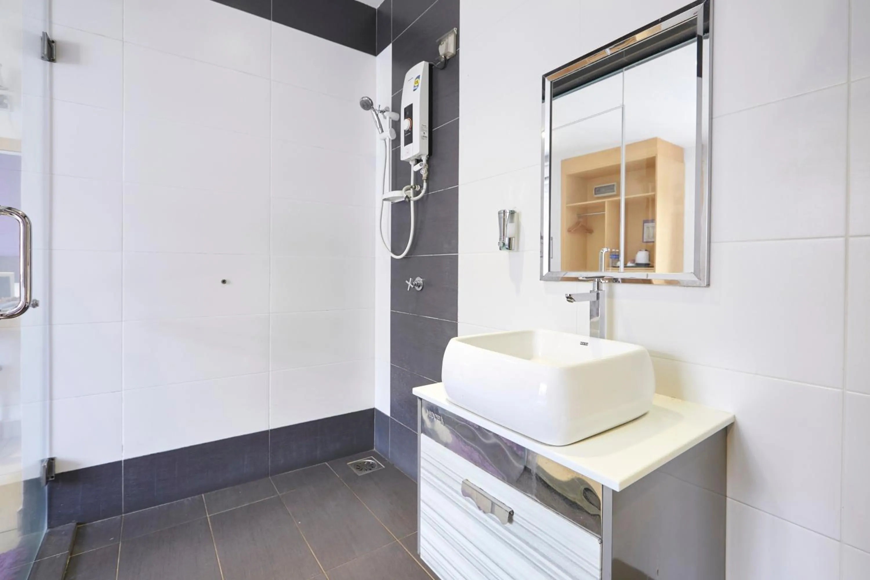 Bathroom in East Sun Hotel Sekinchan Self Check In