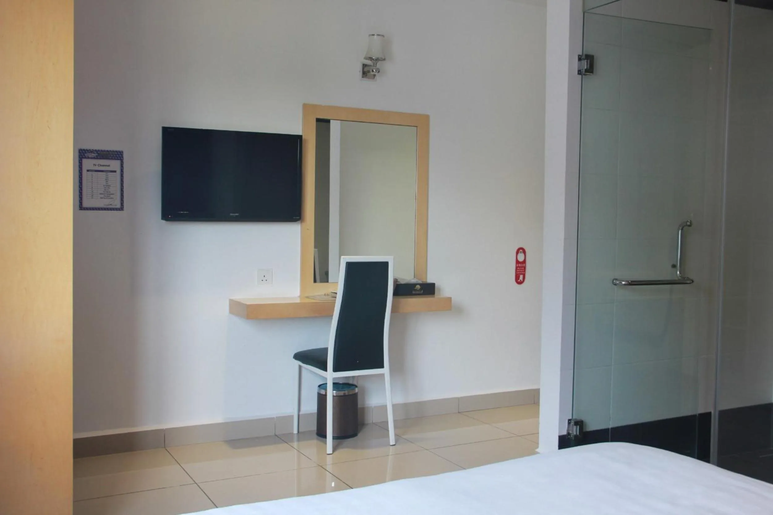 Bedroom, Bed in East Sun Hotel Sekinchan Self Check In