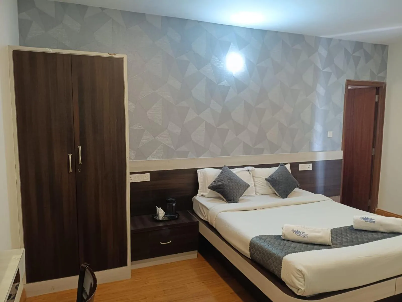 Bed in Hillcrest Metro