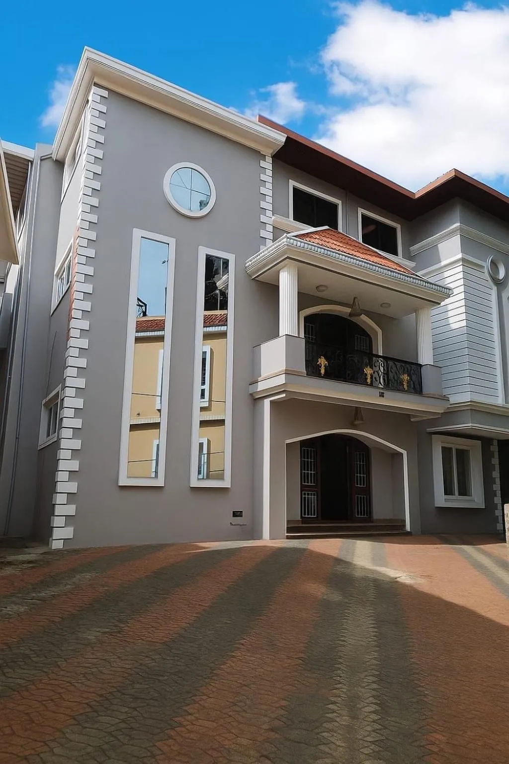 Property building in Hillcrest Metro