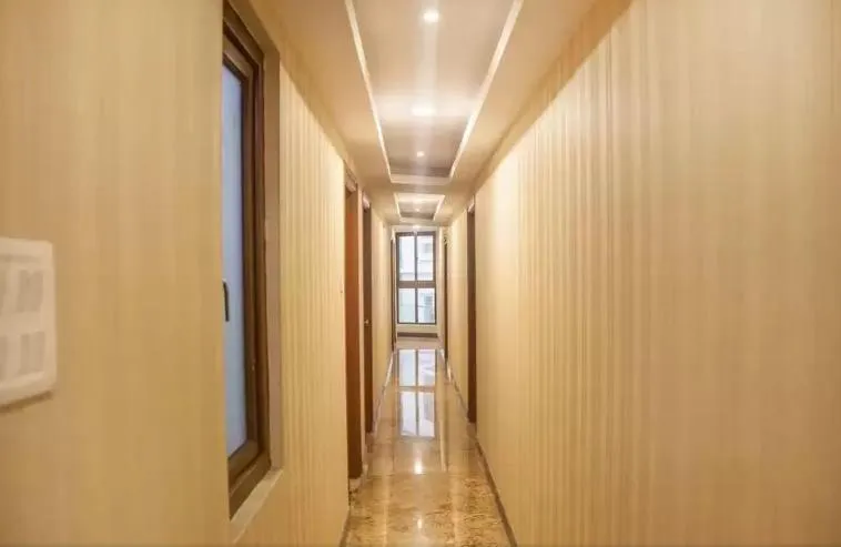 Decorative detail in Hillcrest Metro