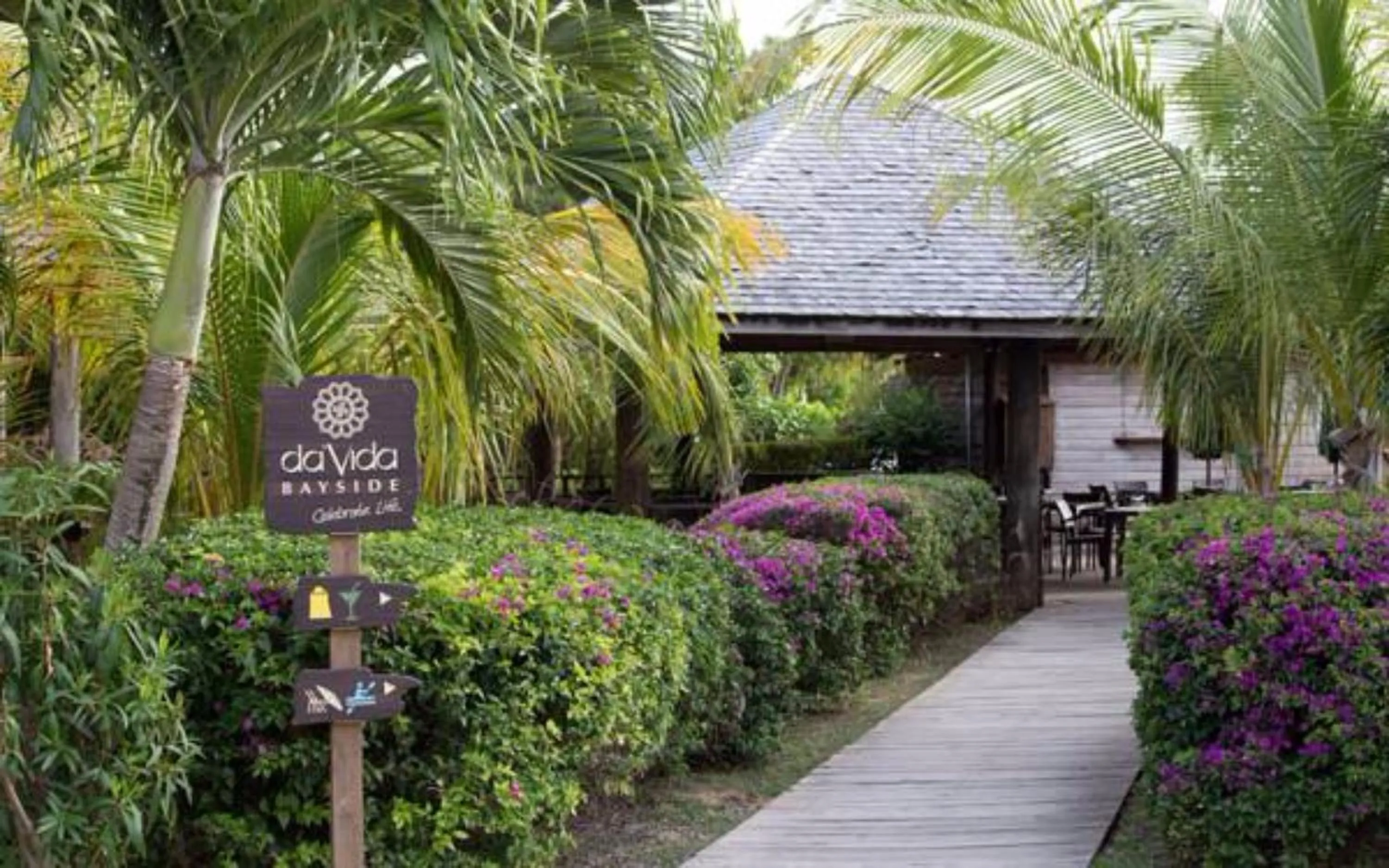 Restaurant/places to eat in CeBlue Villas