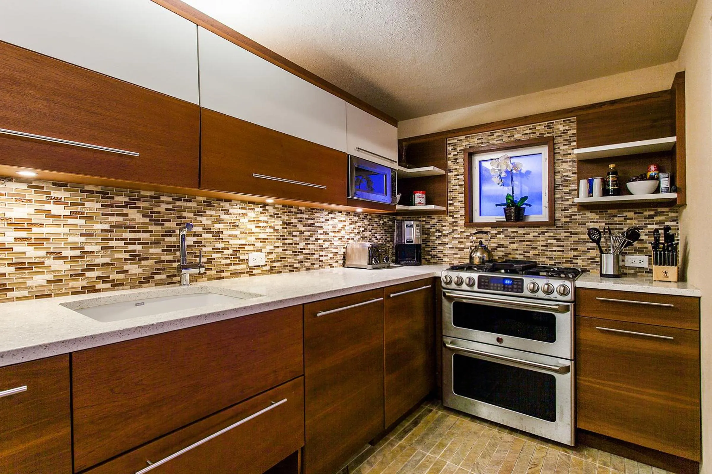 Kitchen or kitchenette in CeBlue Villas