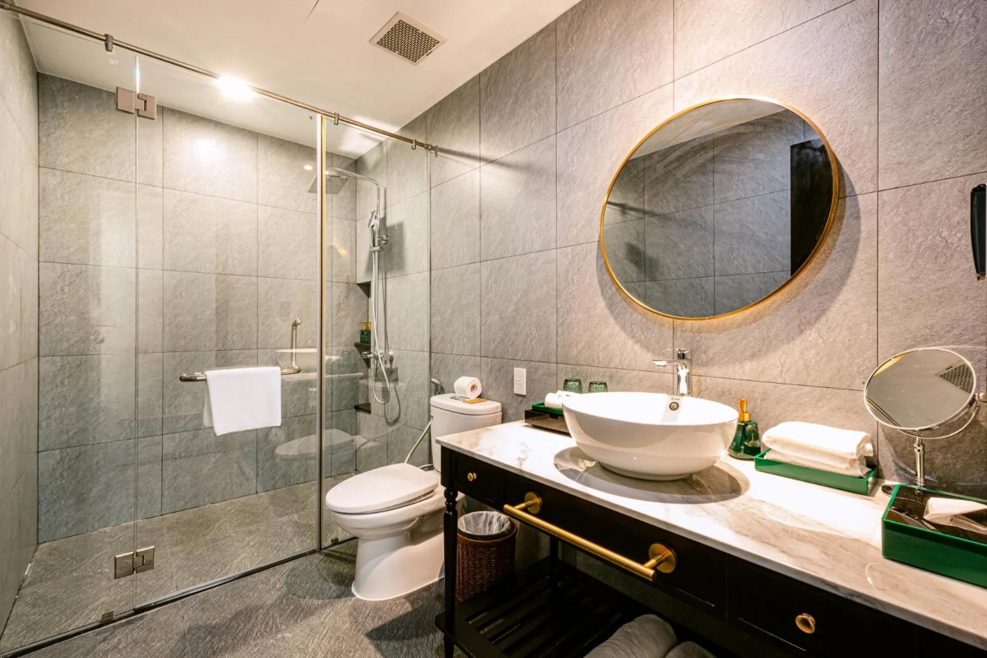 Bathroom in Hoi An Memories Resort & Spa