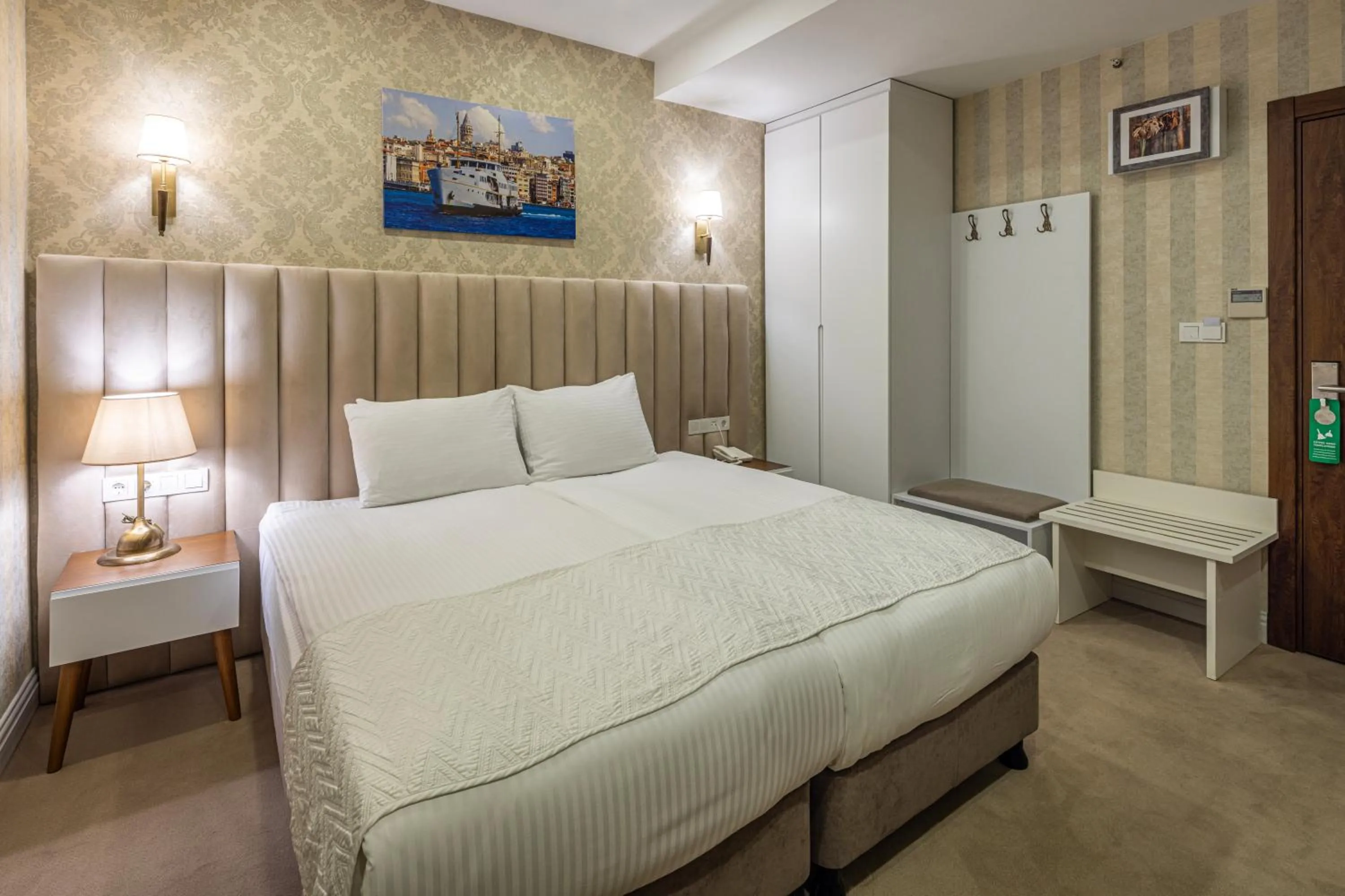 Bed in Mr BEYAZ HOTEL