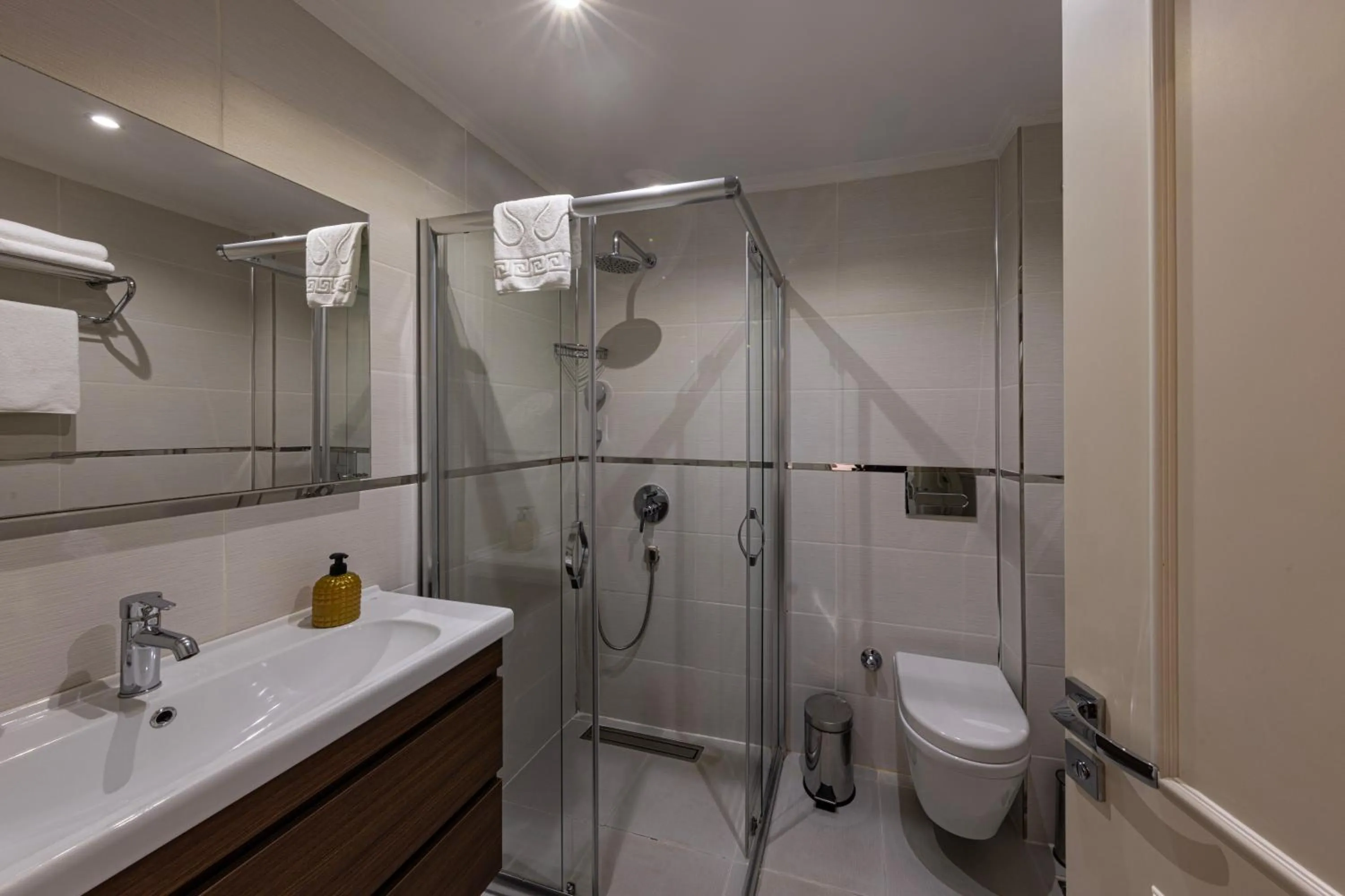 Bathroom in Mr BEYAZ HOTEL