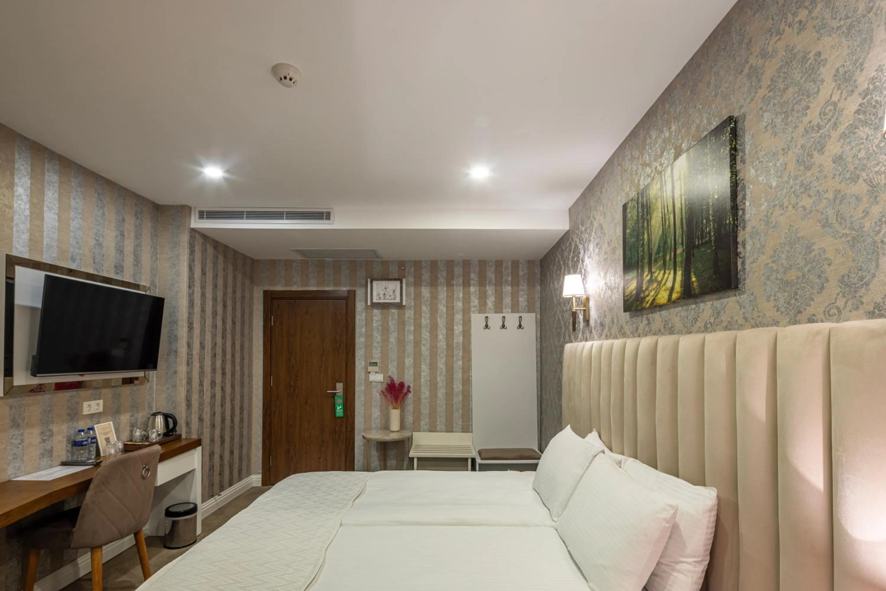 Photo of the whole room, Bed in Mr BEYAZ HOTEL