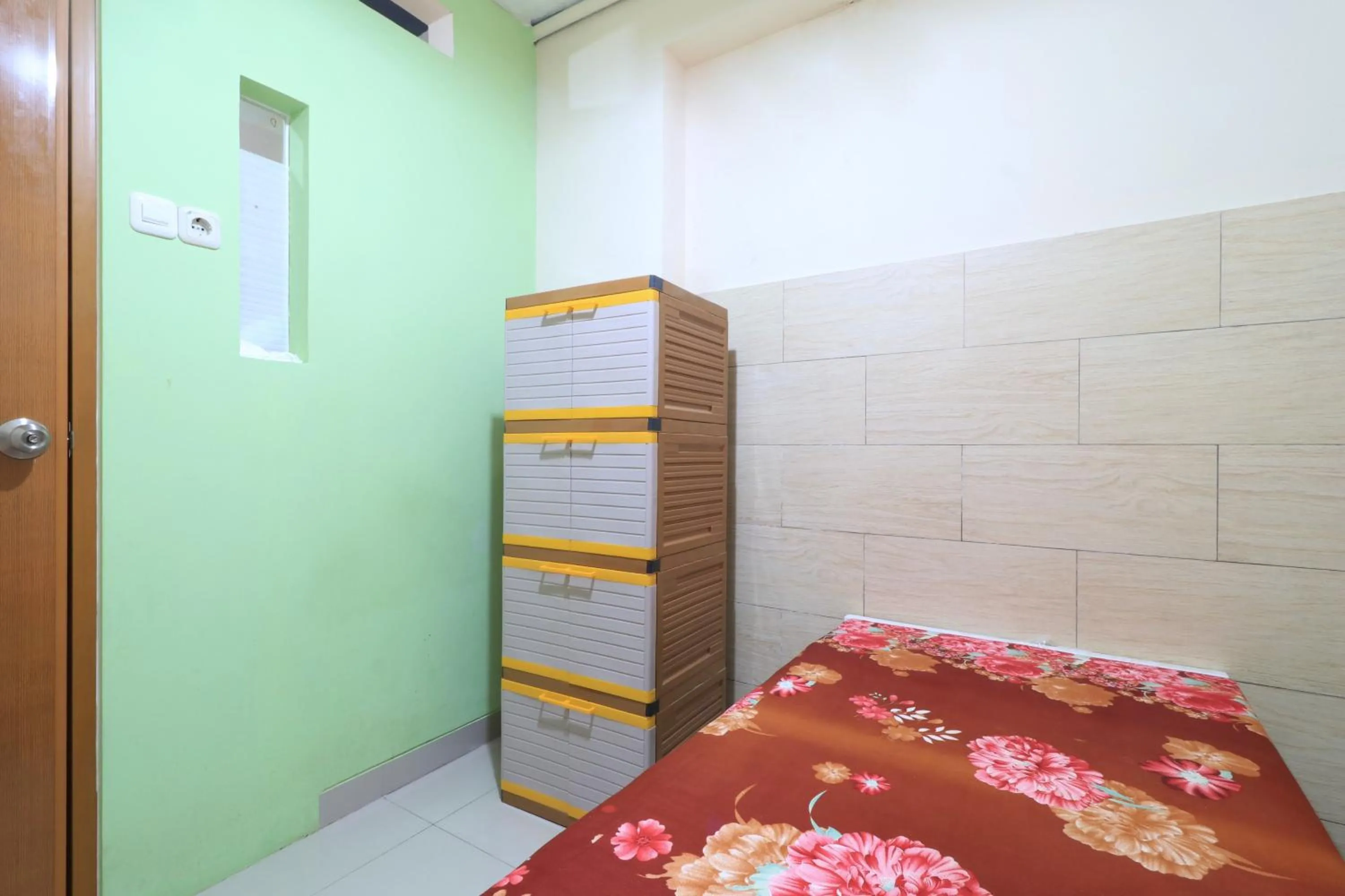 Bedroom, Bed in Eiffel Residence Batu Tulis 37 - Female Only