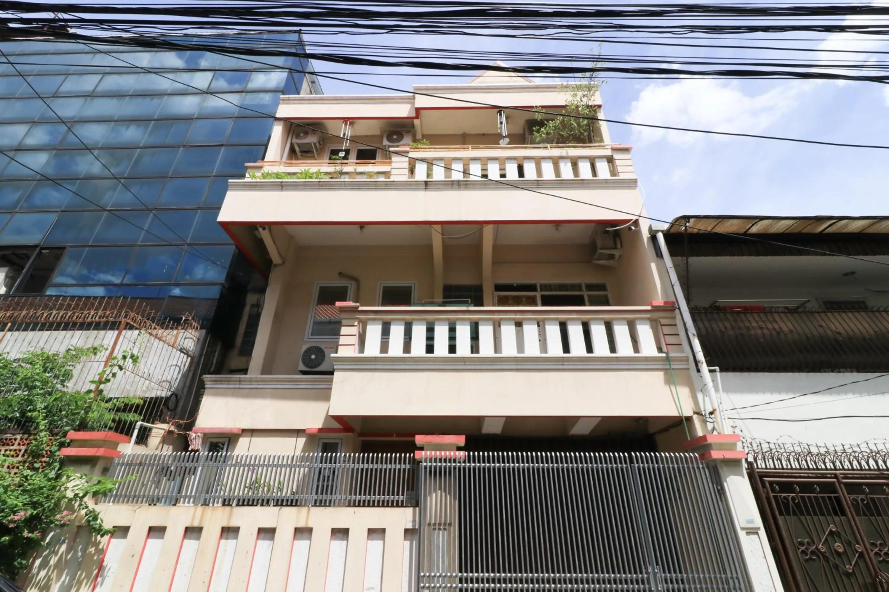Property building in Eiffel Residence Batu Tulis 37 - Female Only