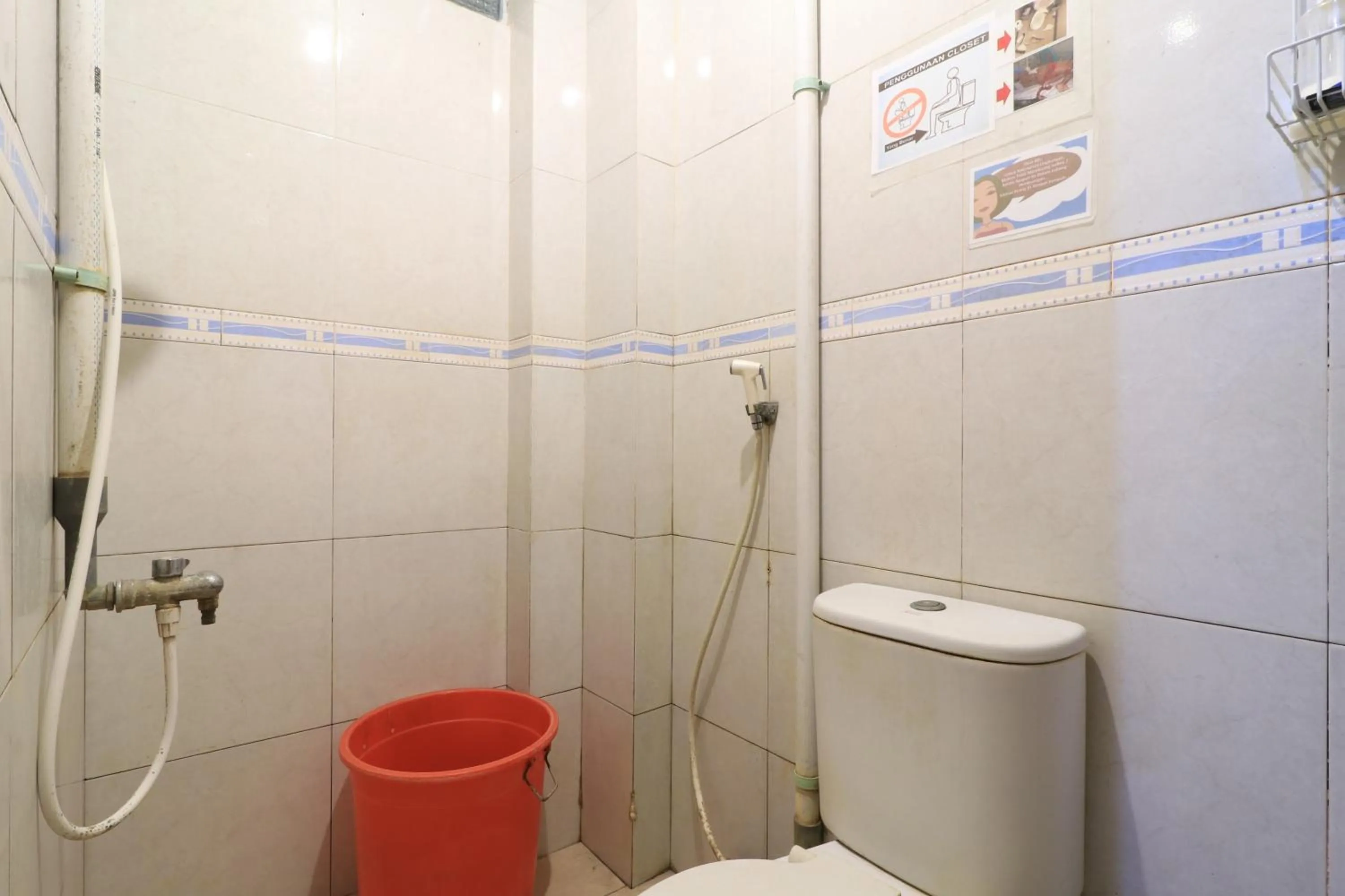 Bathroom in Eiffel Residence Batu Tulis 37 - Female Only