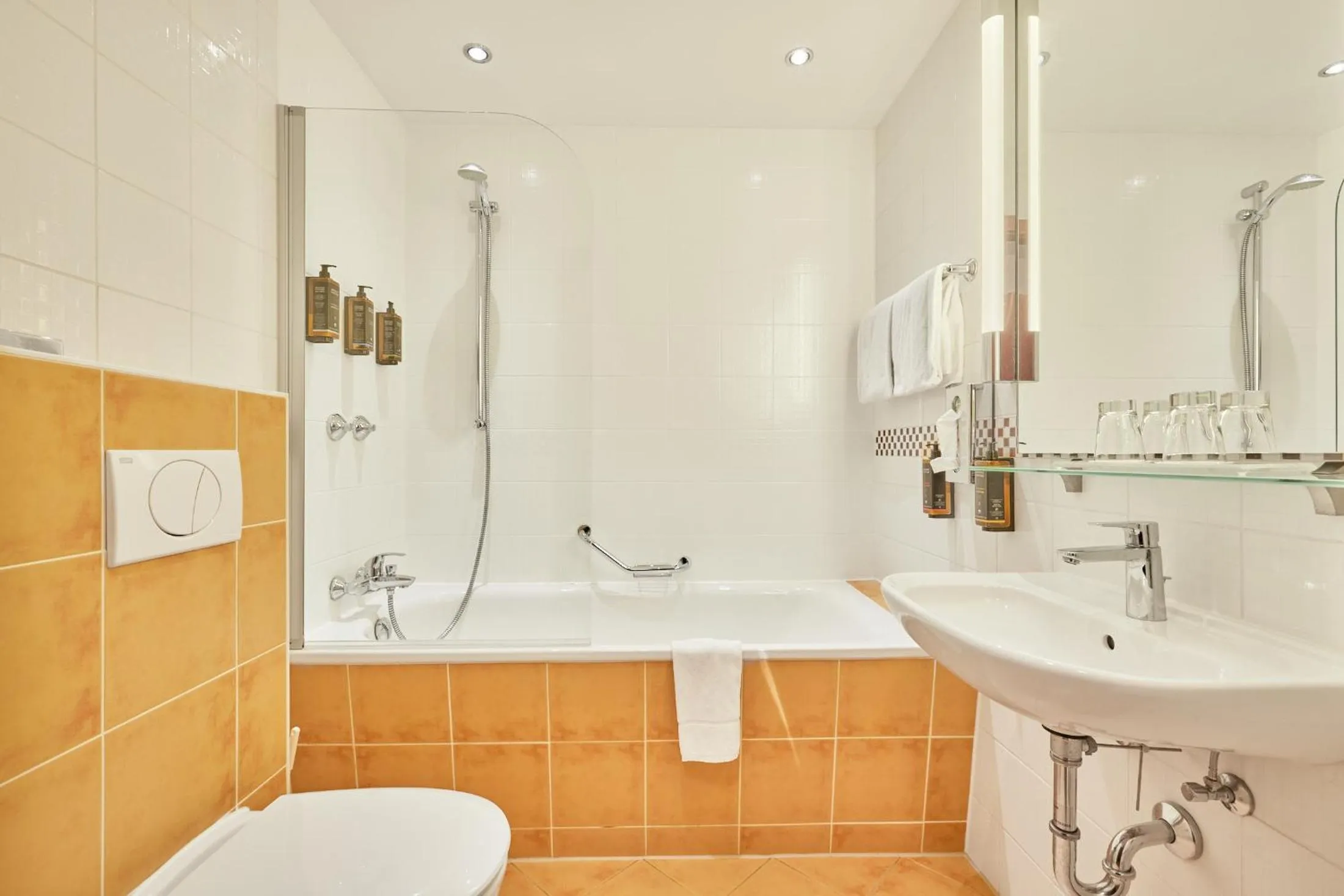 Bathroom in Mercure Hotel Bad Duerkheim An Den Salinen