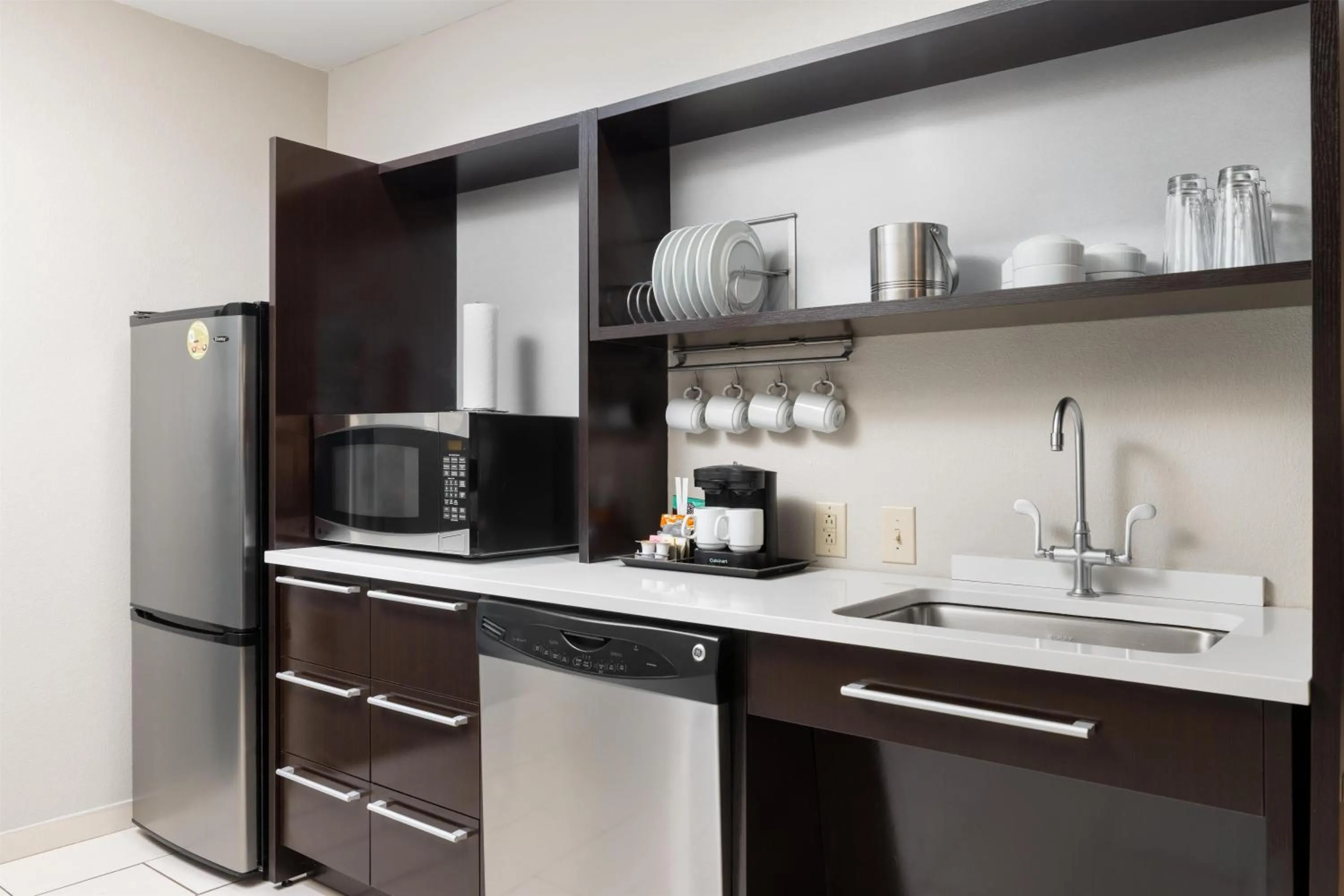 Kitchen or kitchenette in Home2 Suites by Hilton Ridgeland