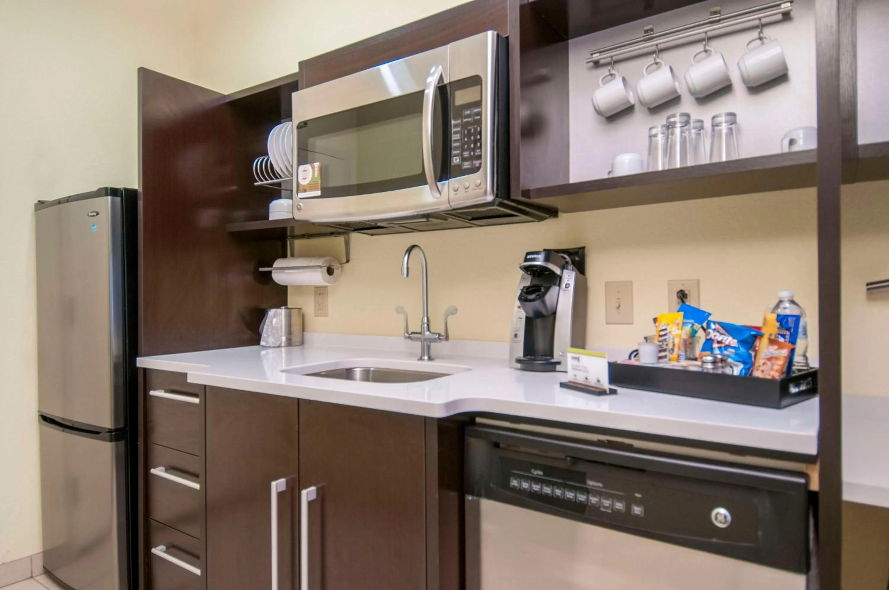 Kitchen or kitchenette in Home2 Suites by Hilton Ridgeland