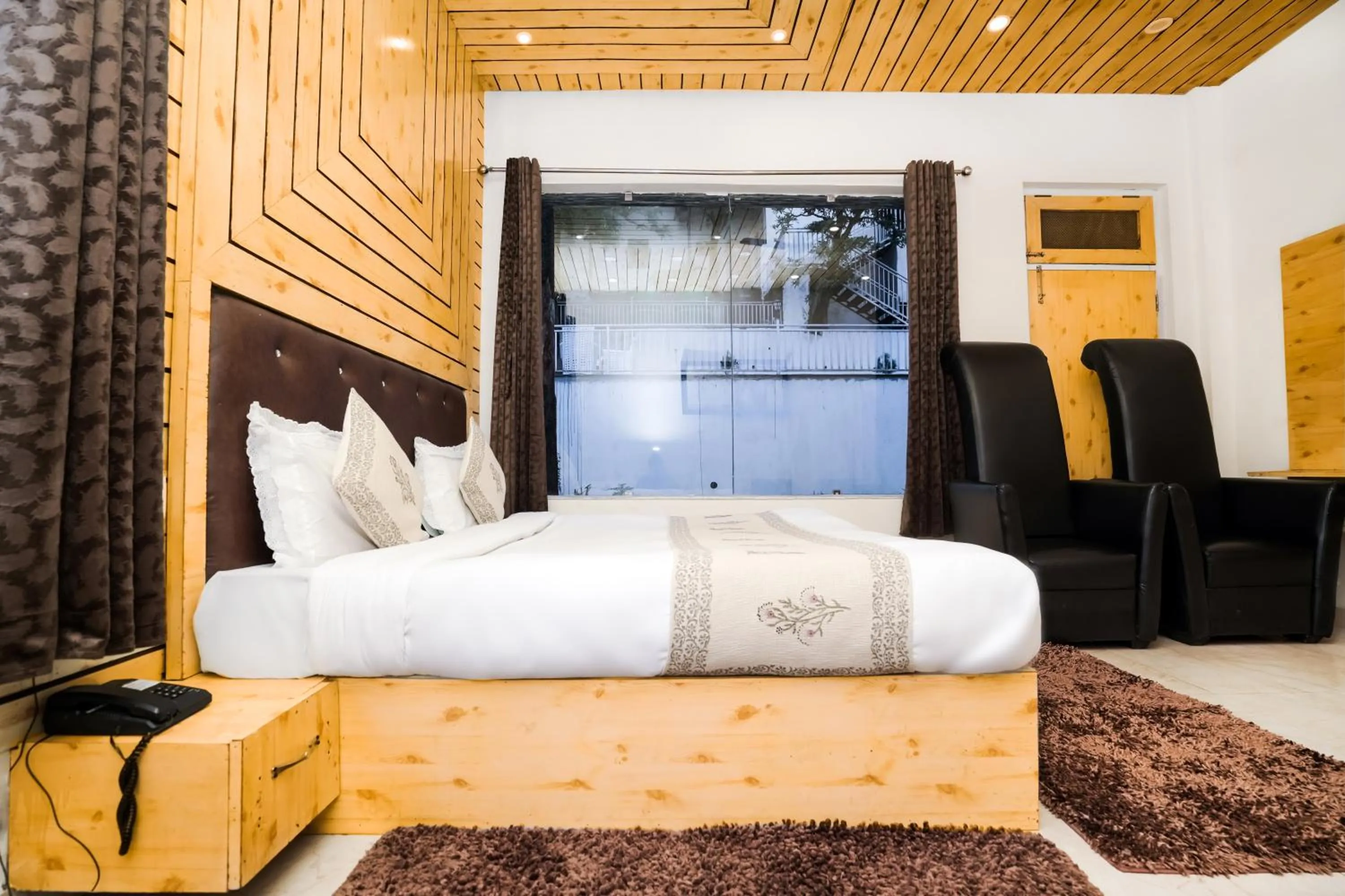 Communal lounge/ TV room, Bed in The Bunksters Mcleodganj, Dharmkot