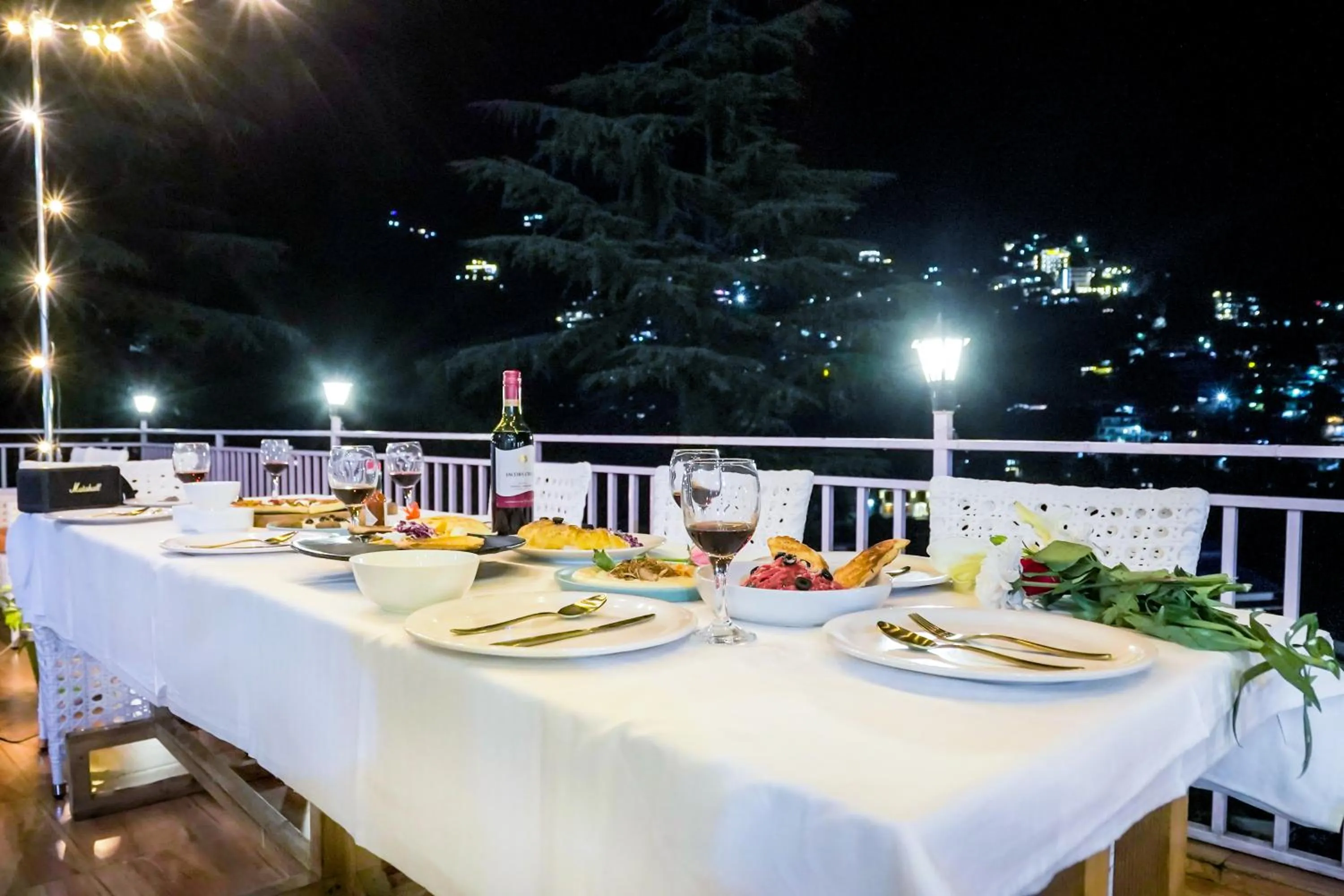 Night in The Bunksters Mcleodganj, Dharmkot