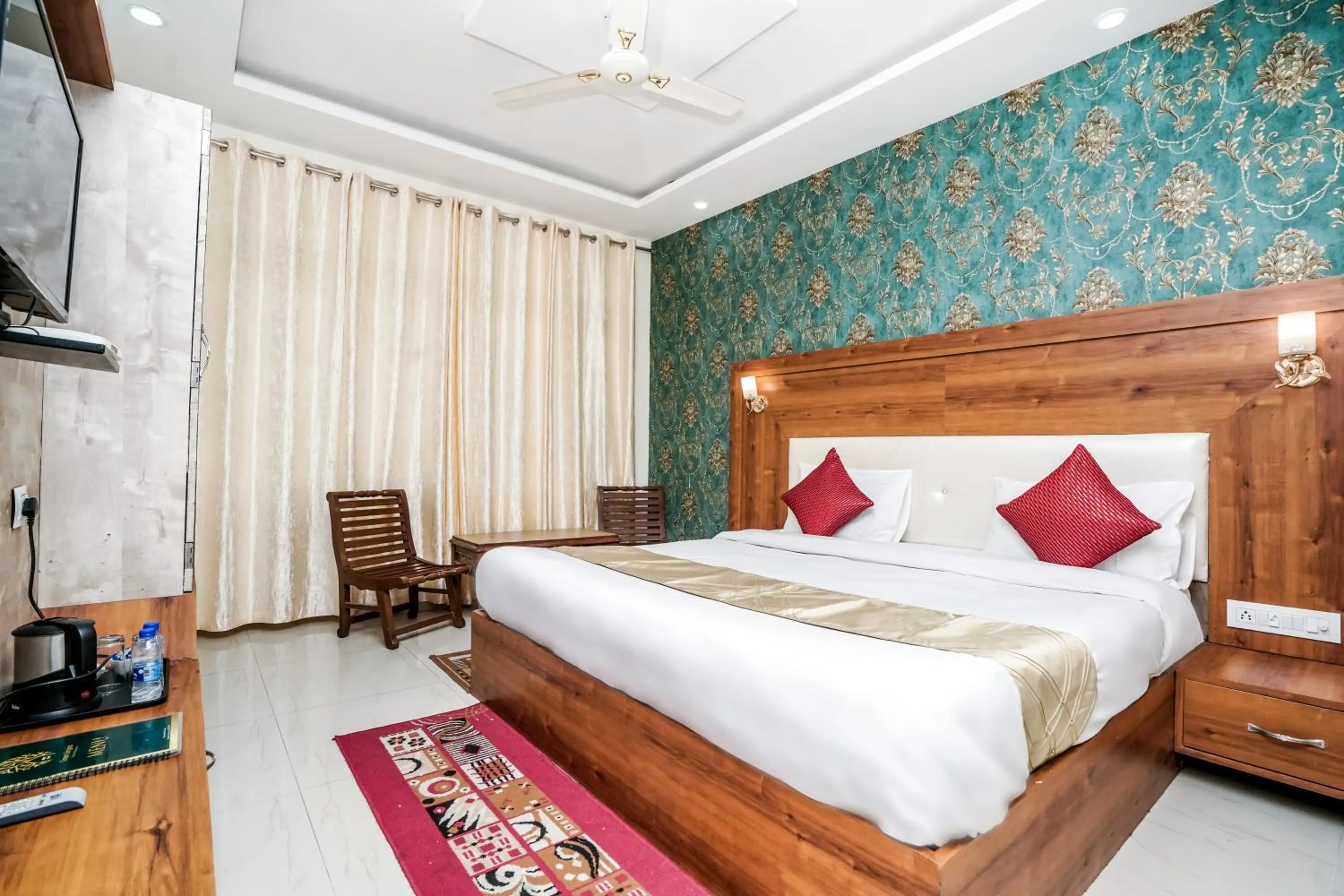 Communal lounge/ TV room, Bed in The Bunksters Mcleodganj, Dharmkot