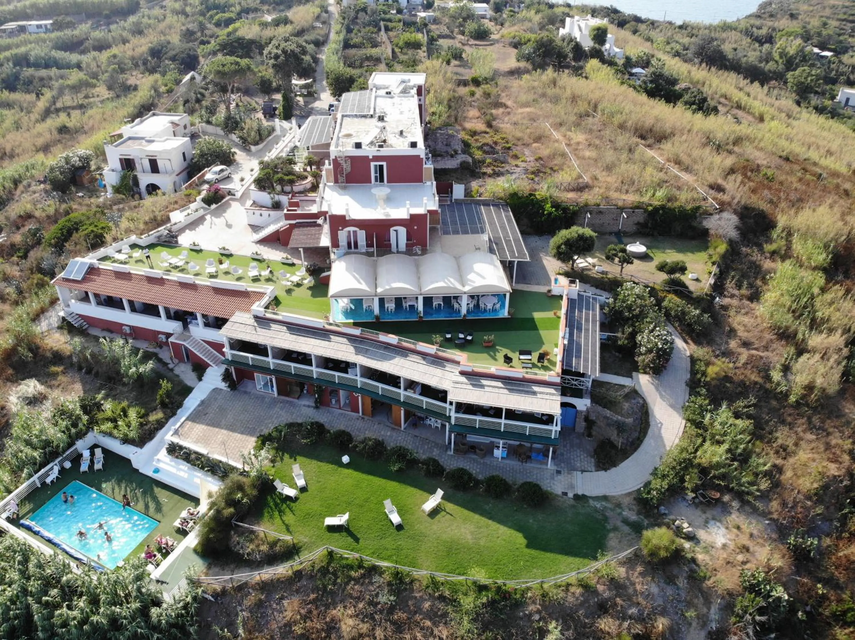 Property building in Hotel Borgo Cacciatori