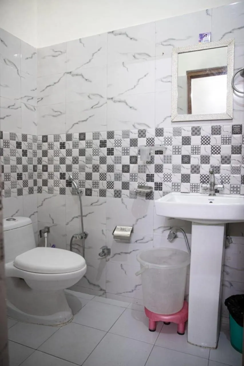 Toilet in Home Stay Green View Doon