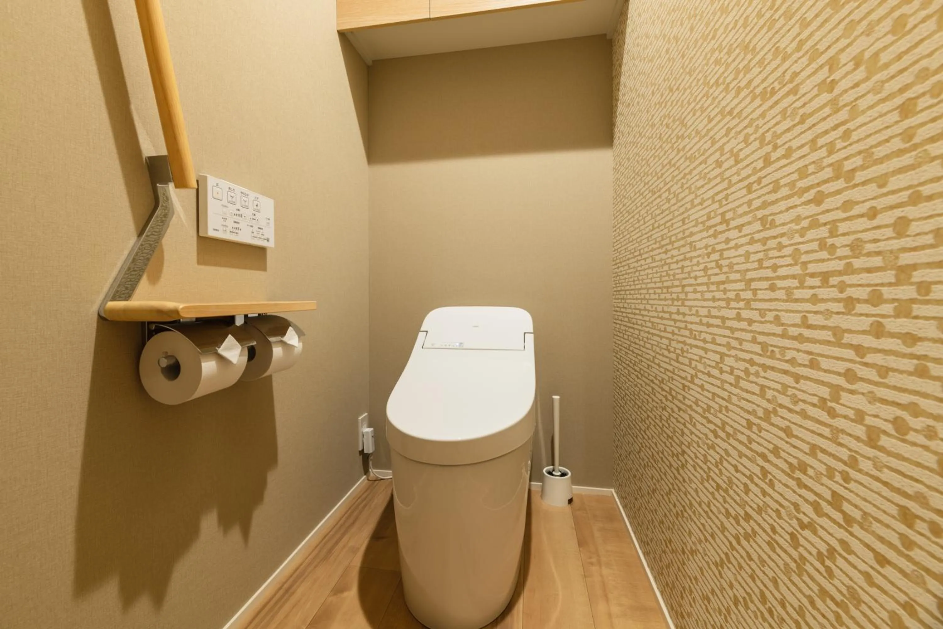 Photo of the whole room in GRAND BASE Urakami