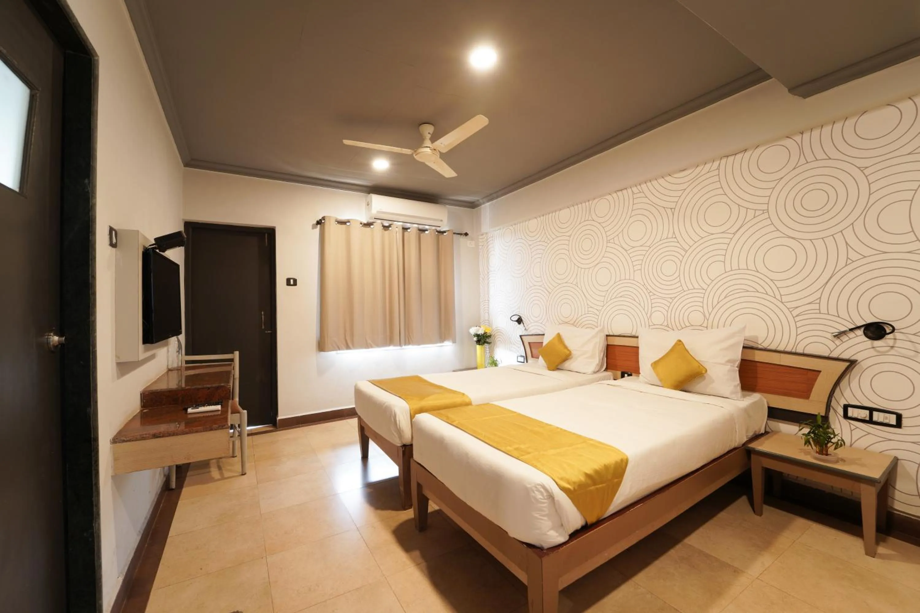 Photo of the whole room, Bed in The Treat Hotel