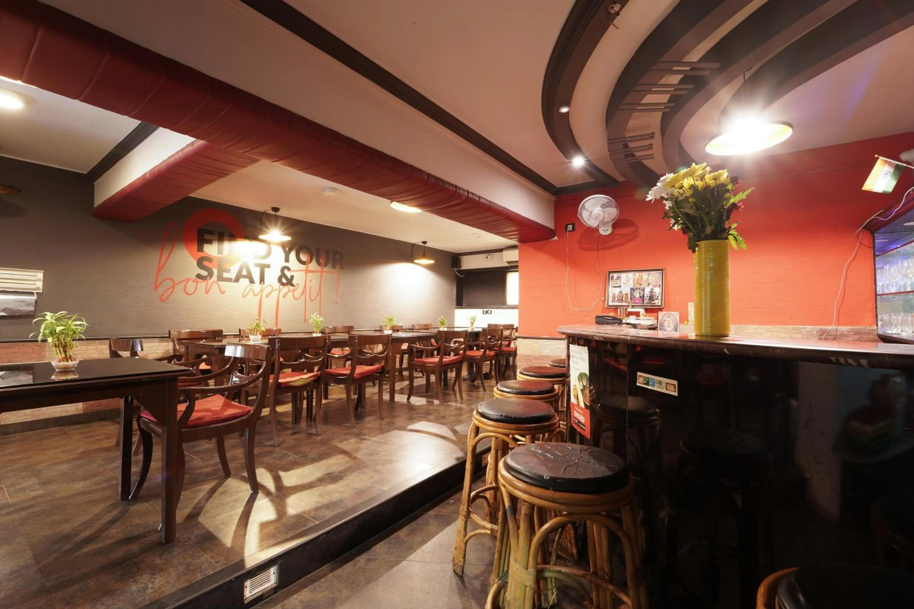 Restaurant/places to eat in The Treat Hotel