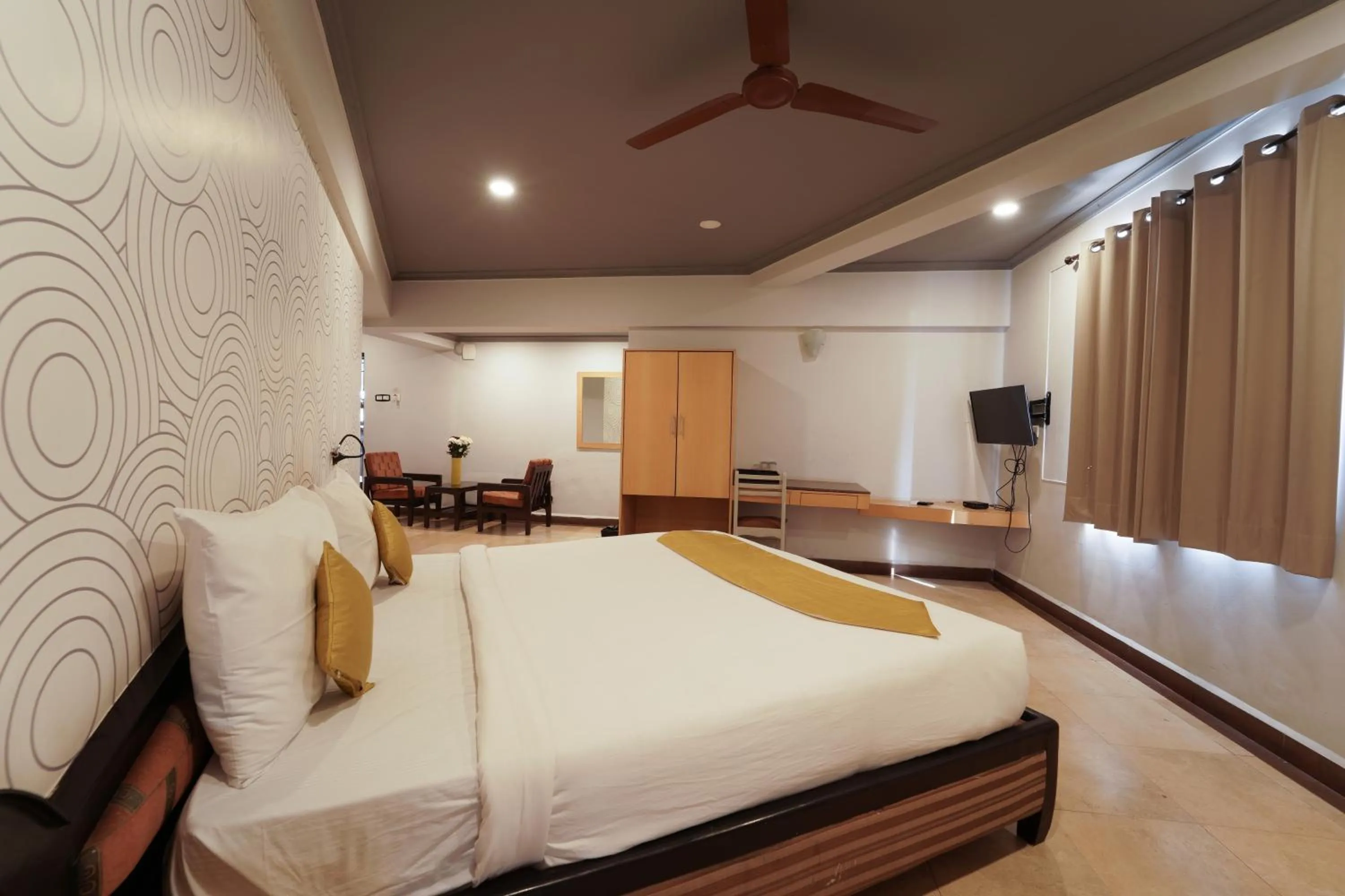 Photo of the whole room, Bed in The Treat Hotel