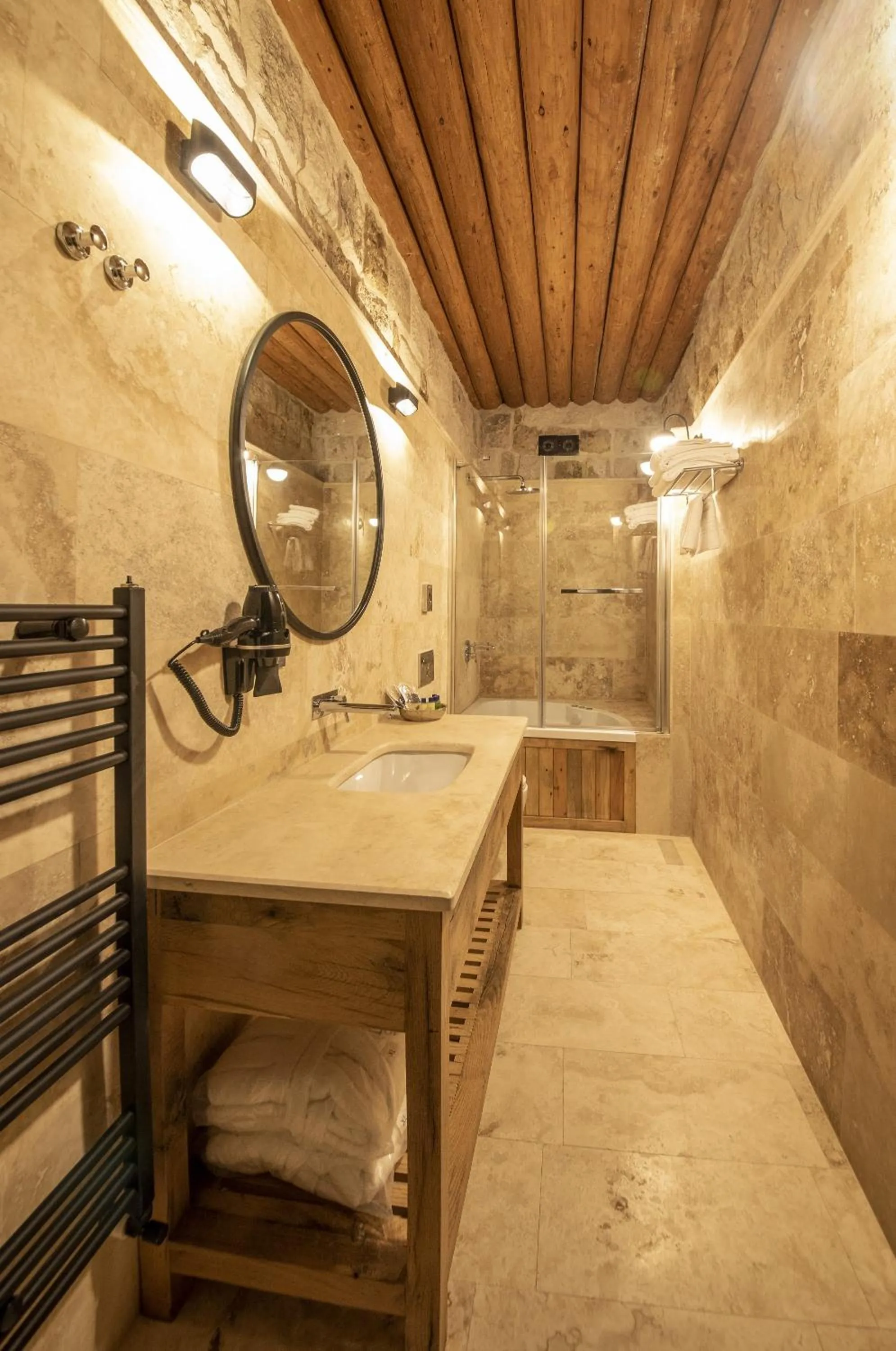 Shower in Luvi Cave Hotel