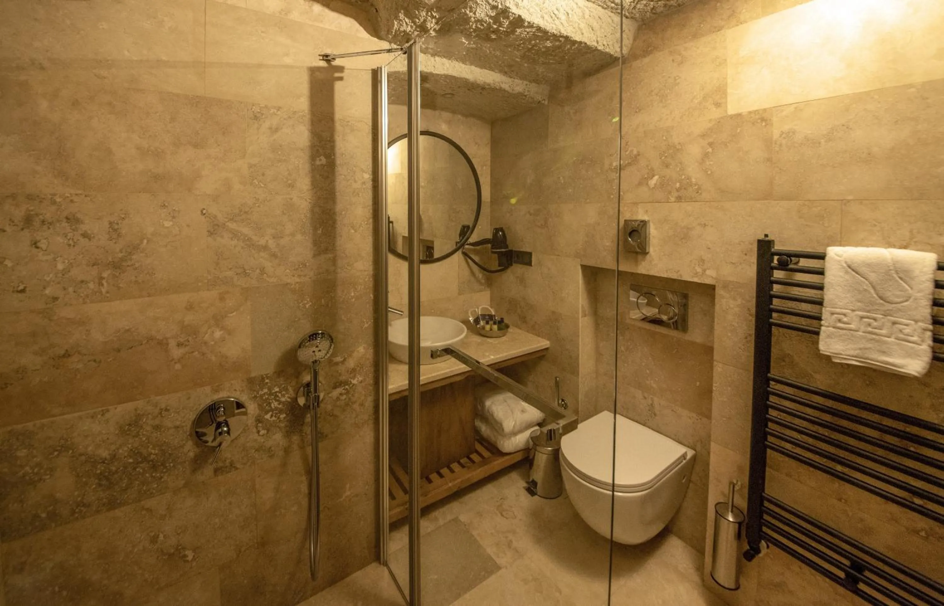 Shower in Luvi Cave Hotel