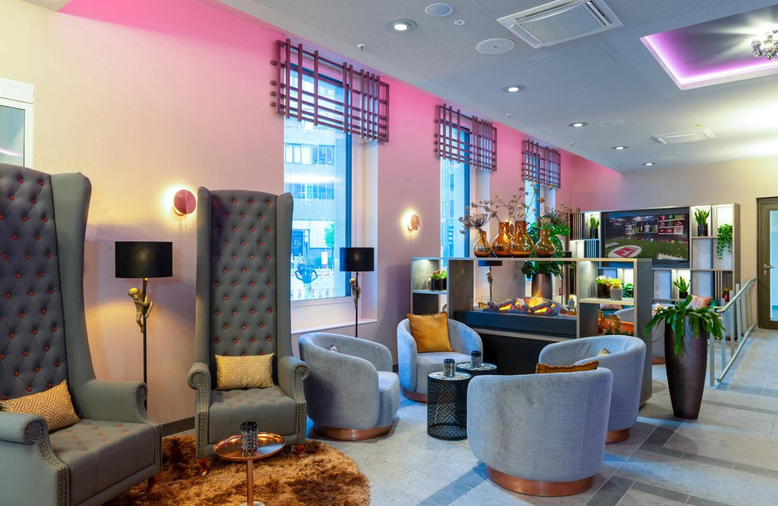 Lobby or reception in Leonardo Royal Hotel Nürnberg